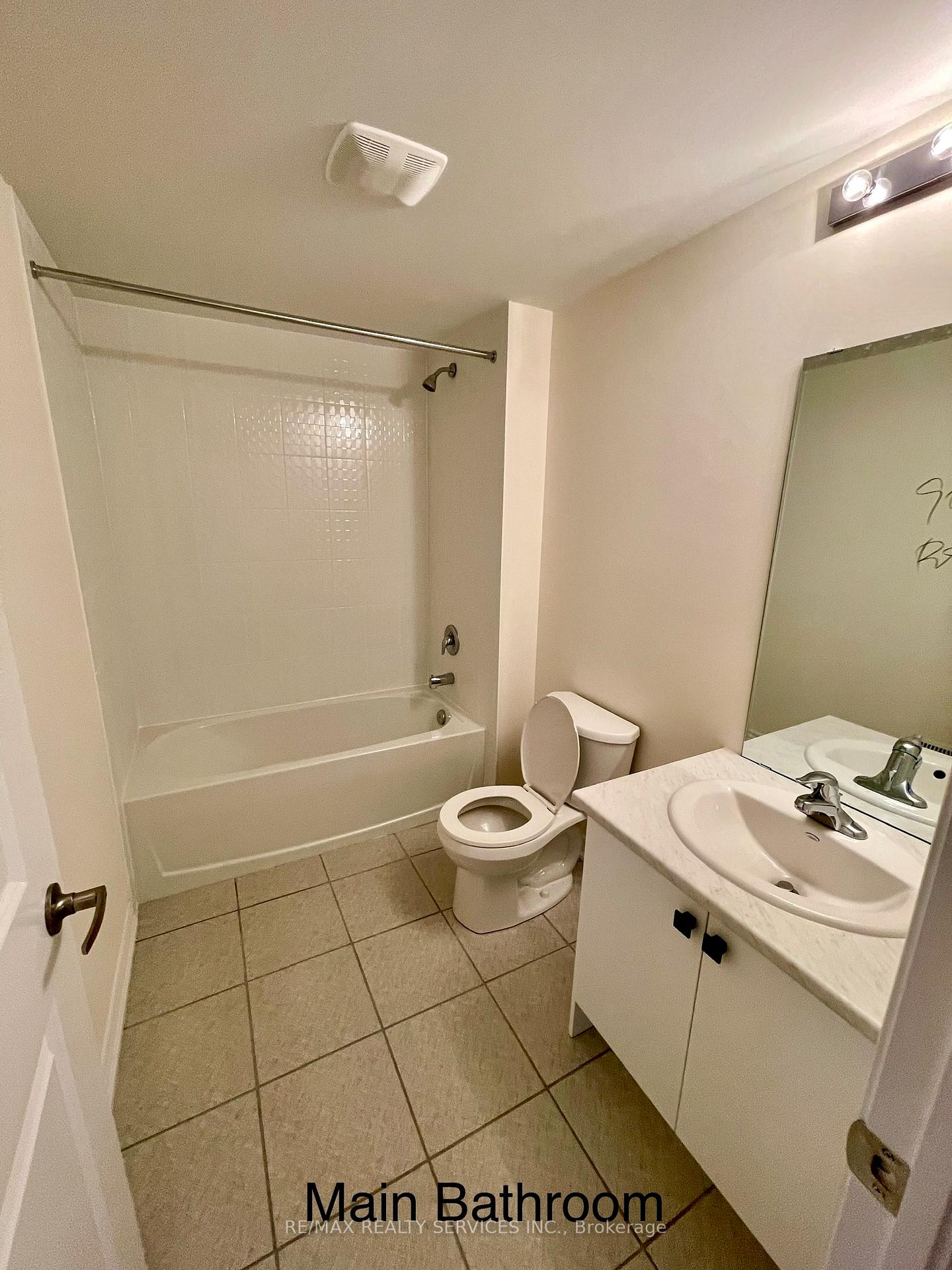 Photo 6 of Unit Unit 1, 10 Bannister Road, Barrie, Rural Barrie Southeast — HOMEH