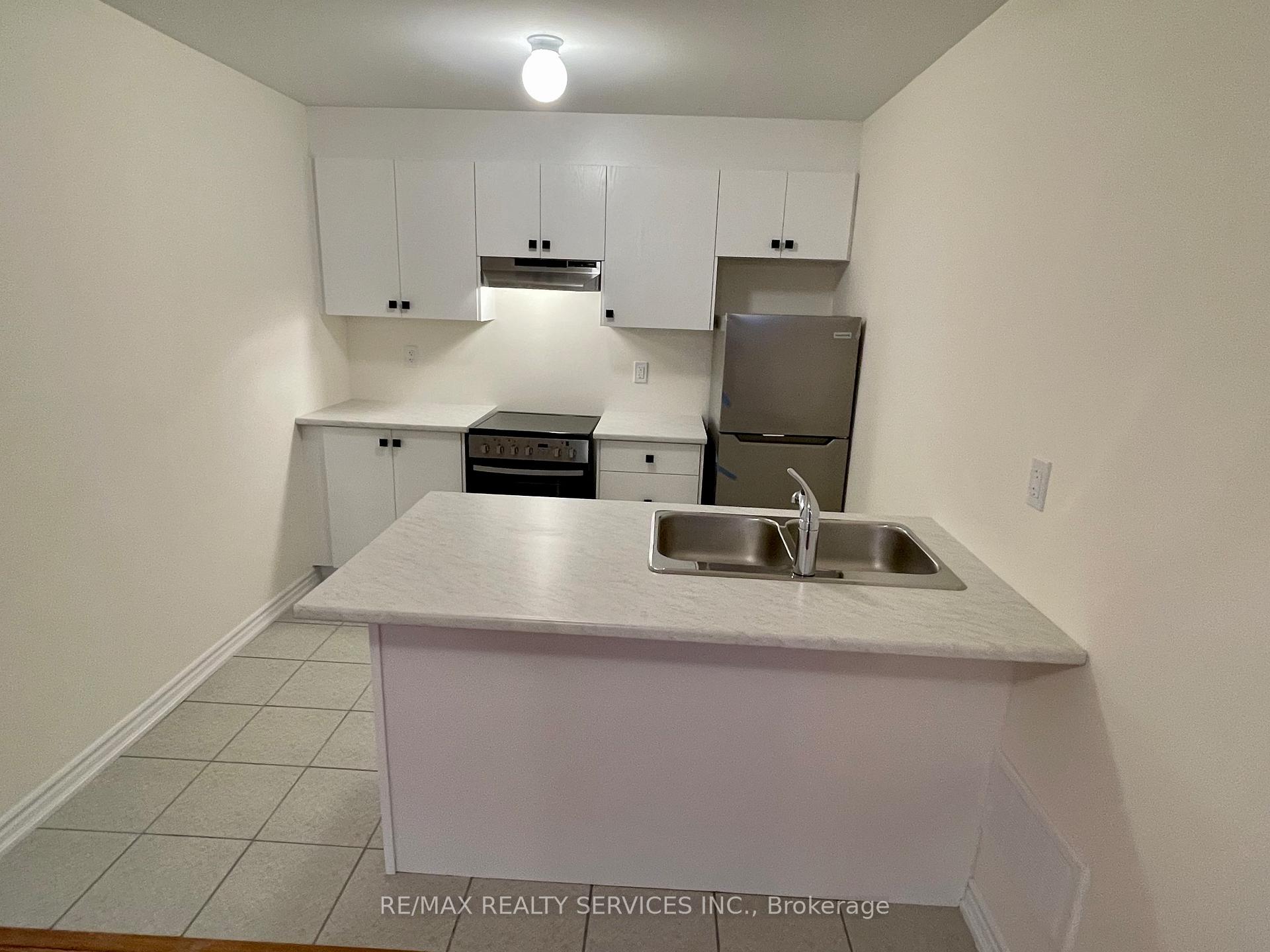Photo 11 of Unit Unit 1, 10 Bannister Road, Barrie, Rural Barrie Southeast — HOMEH