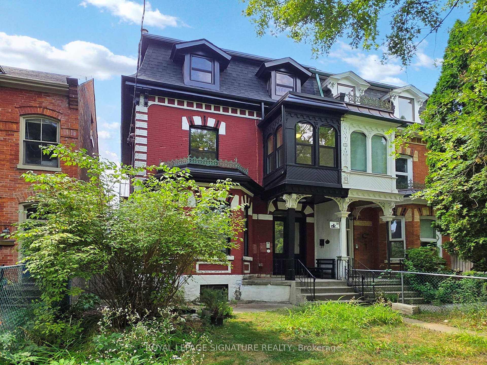 Front of Unit 3, 28 Beaconsfield Avenue