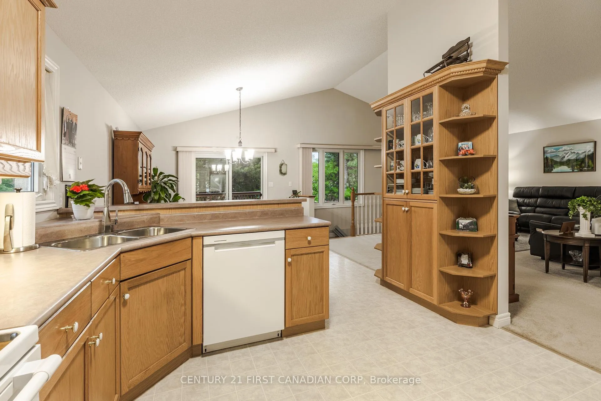 Photo 11 of Unit 18, 20 Windemere Place, St. Thomas — HOMEH