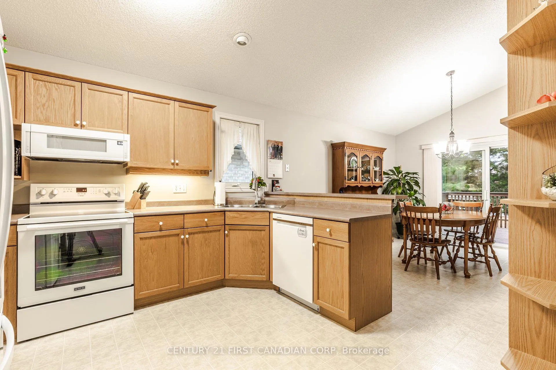 Photo 12 of Unit 18, 20 Windemere Place, St. Thomas — HOMEH