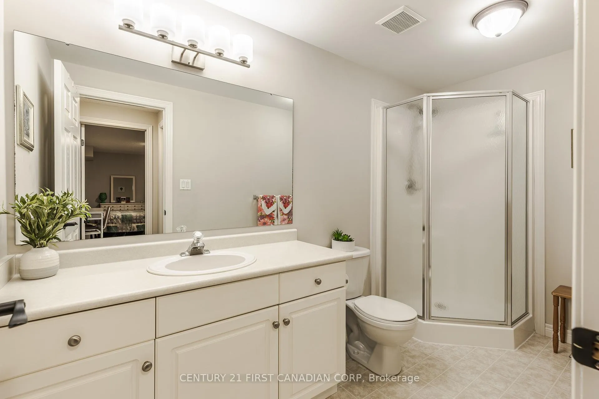 Photo 22 of Unit 18, 20 Windemere Place, St. Thomas — HOMEH