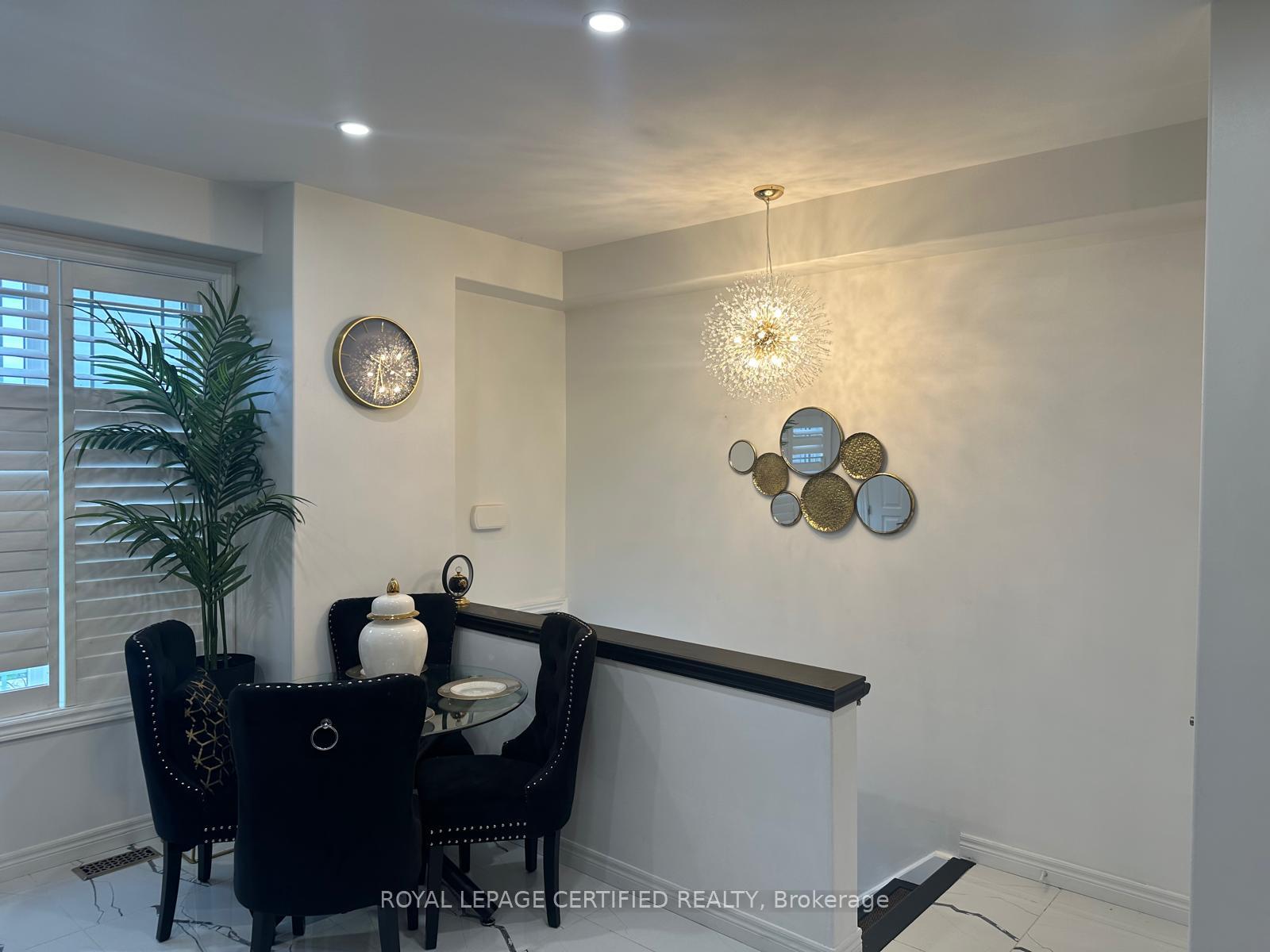 Photo 3 of 43 Edenrock Drive, Hamilton, Stoney Creek — HOMEH