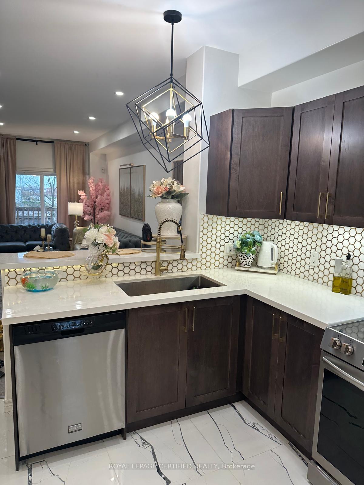 Photo 15 of 43 Edenrock Drive, Hamilton, Stoney Creek — HOMEH