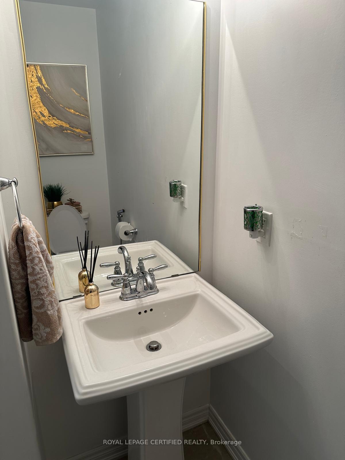 Photo 20 of 43 Edenrock Drive, Hamilton, Stoney Creek — HOMEH