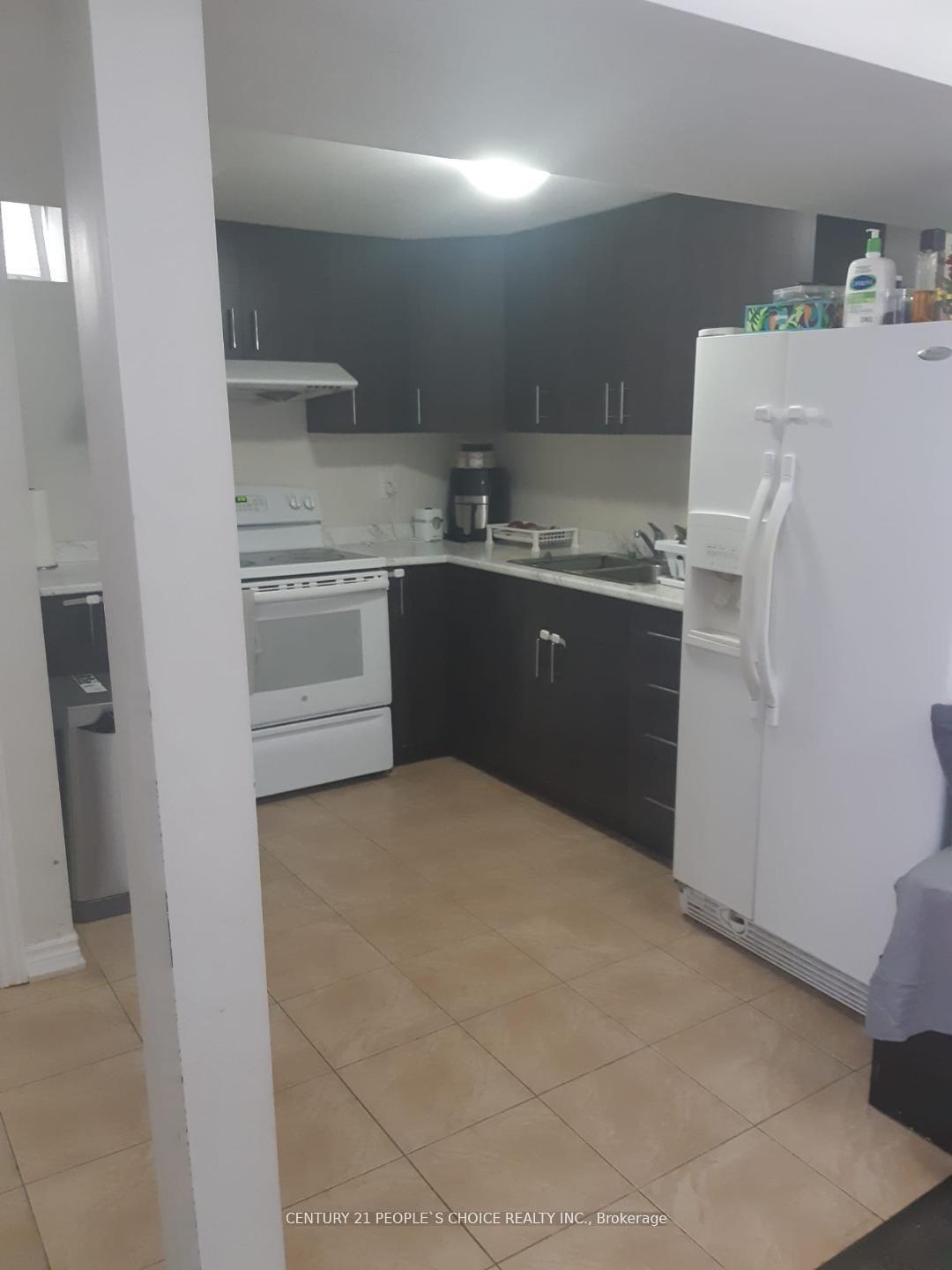 Photo 6 of Unit 2, 30 Carrie Crescent, Brampton, Fletcher's West — HOMEH