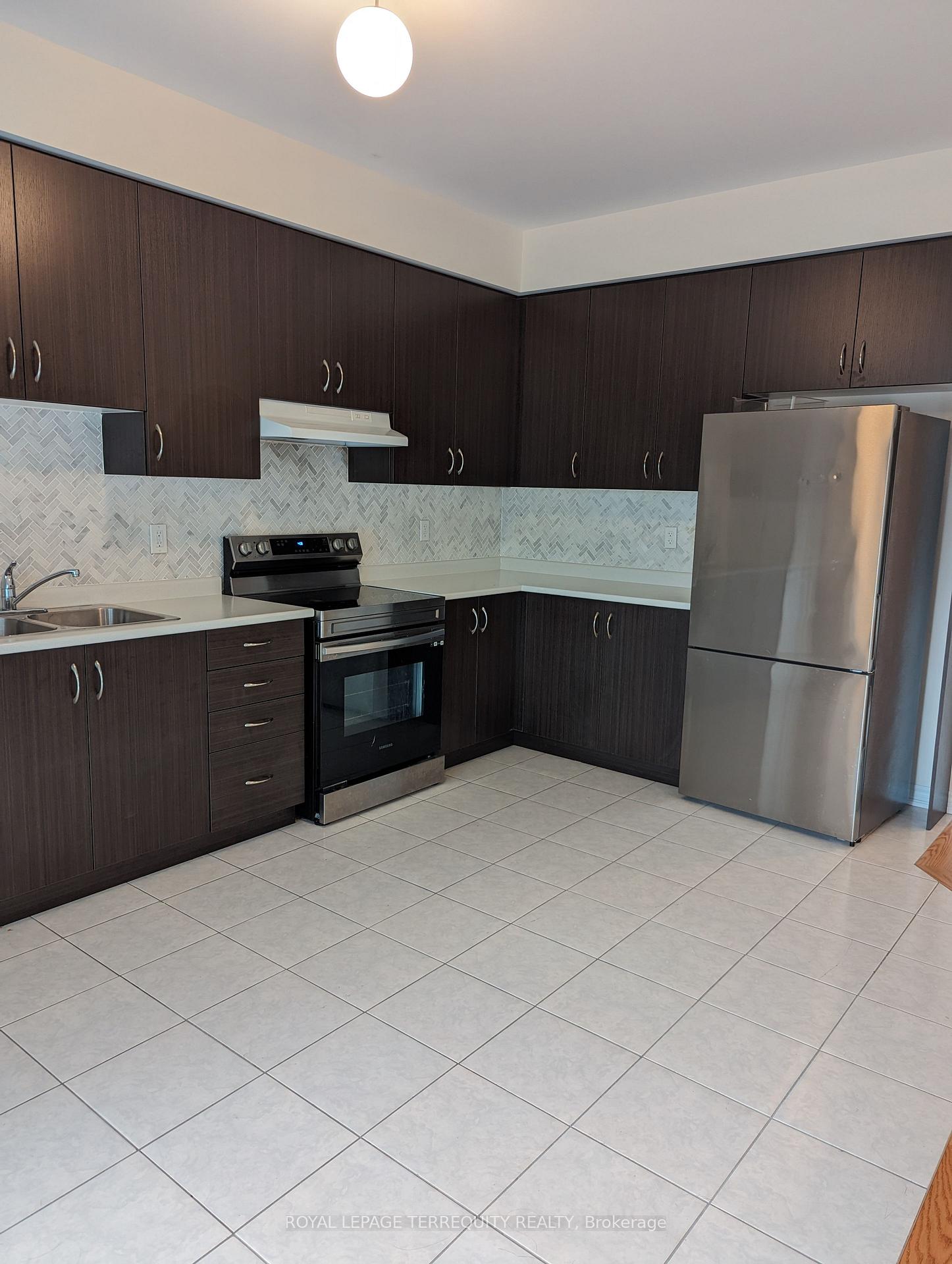 Photo 6 of 2420 Angora Street, Pickering, Rural Pickering — HOMEH
