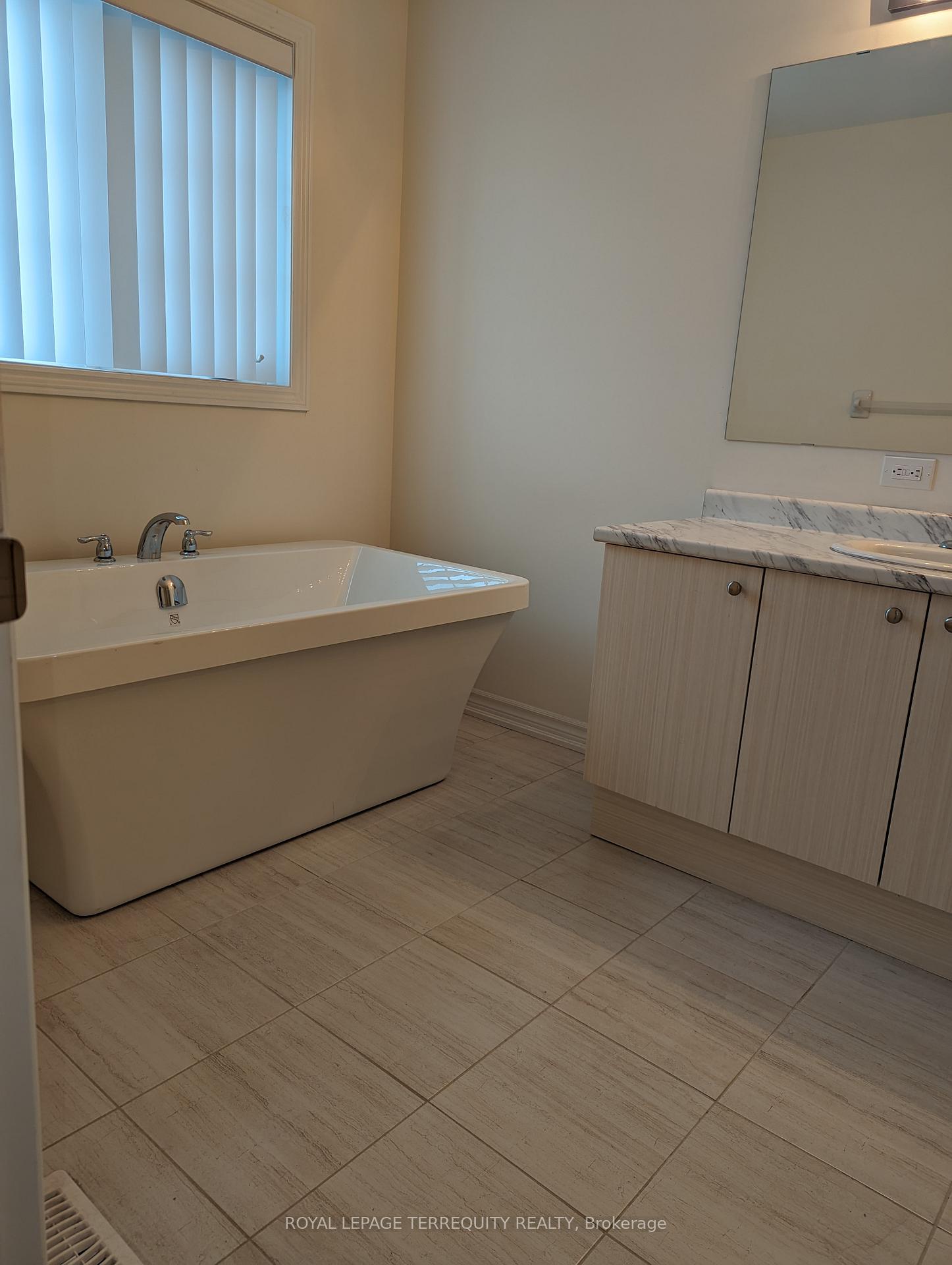 Photo 8 of 2420 Angora Street, Pickering, Rural Pickering — HOMEH