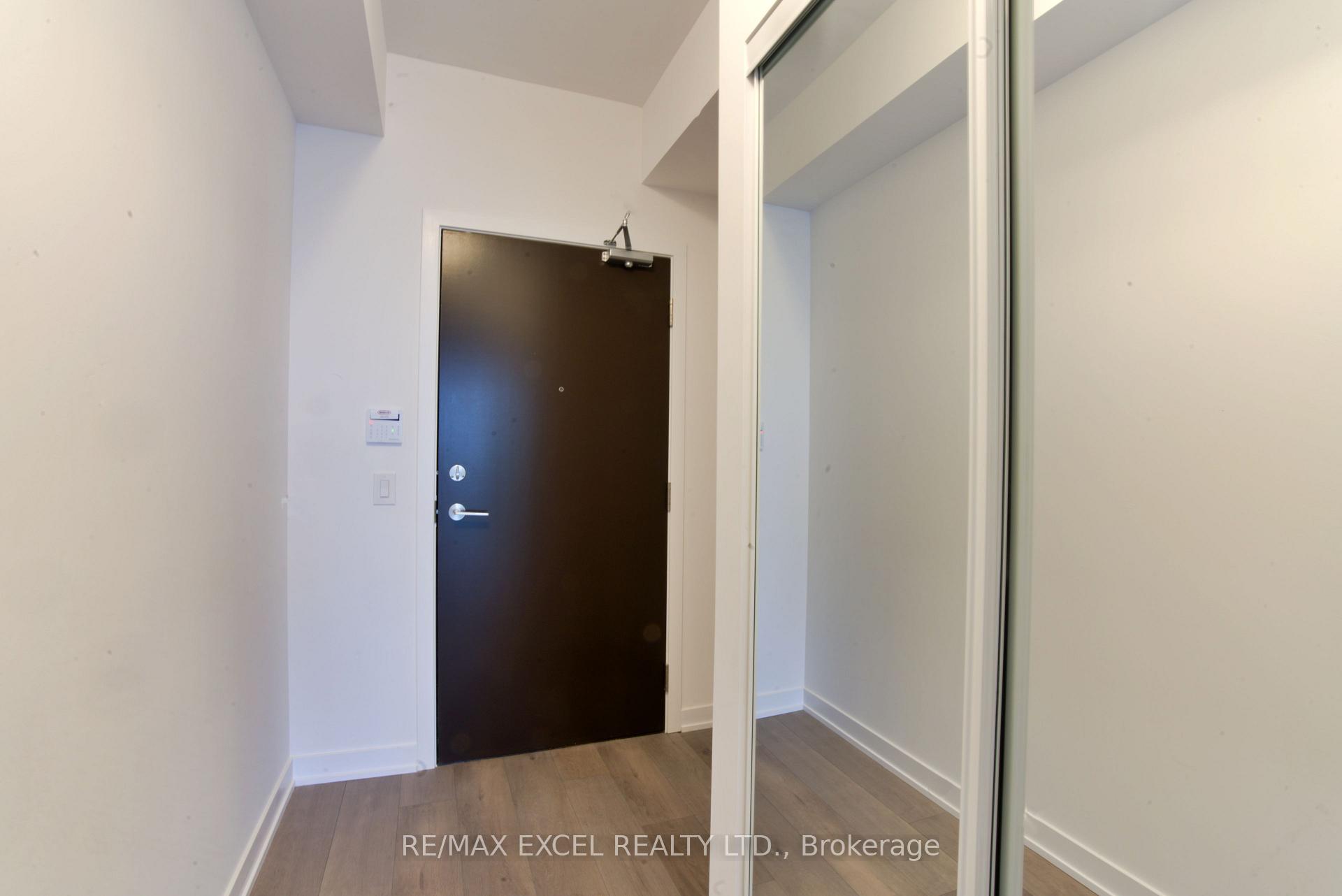 Photo 14 of Unit 1102, 38 Honeycrisp Crescent, Vaughan, Vaughan Corporate Centre — HOMEH