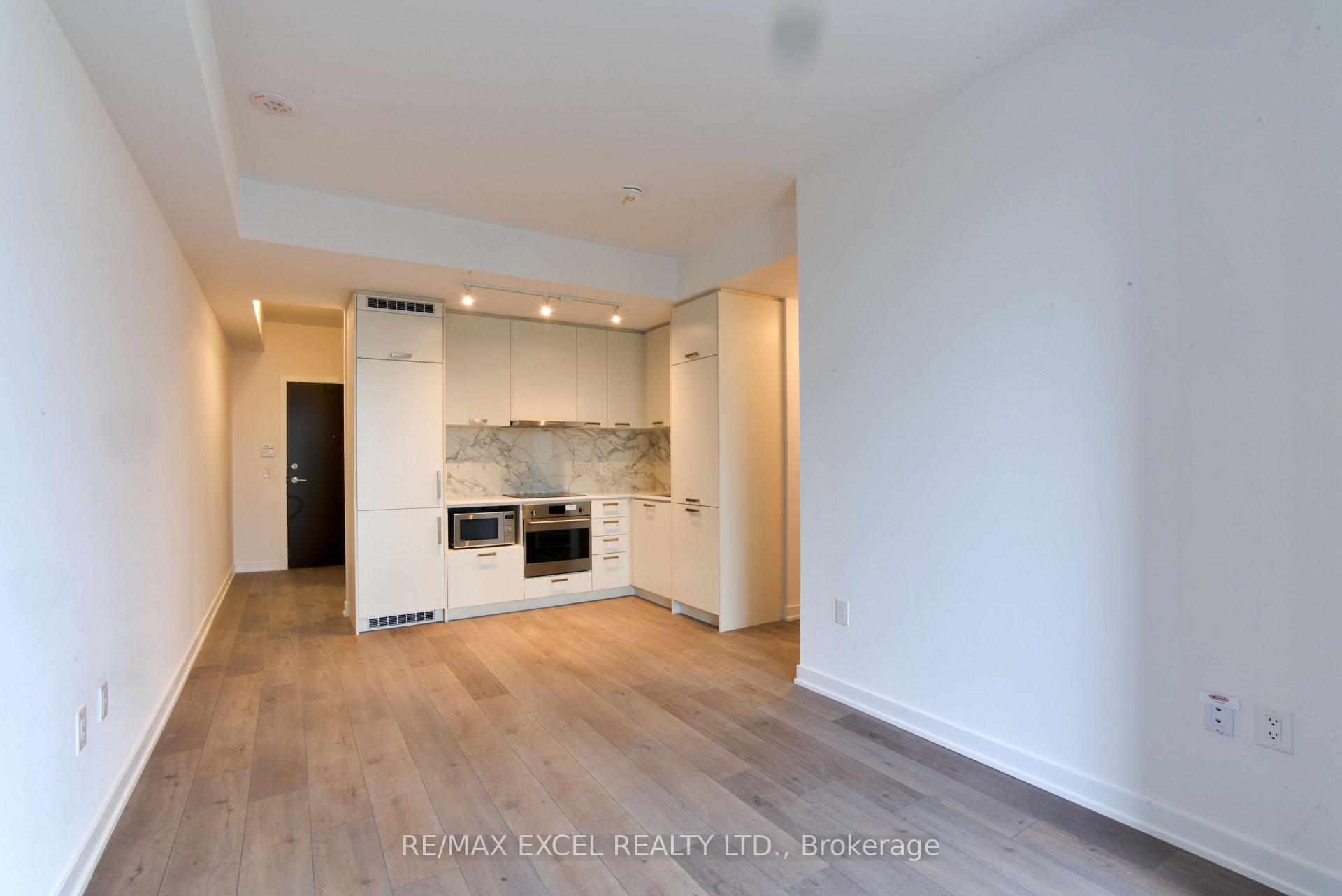 Photo 15 of Unit 1102, 38 Honeycrisp Crescent, Vaughan, Vaughan Corporate Centre — HOMEH