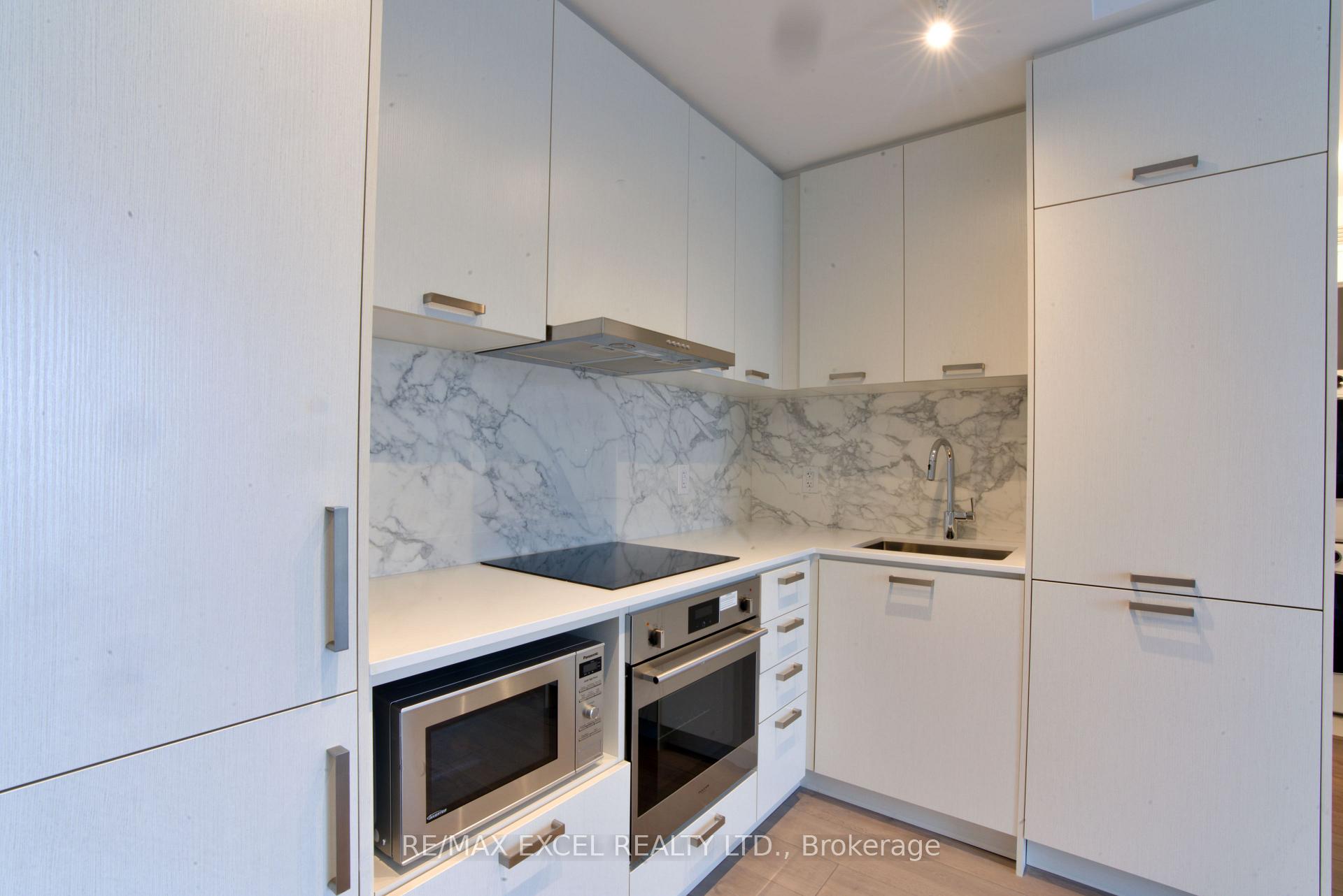 Photo 24 of Unit 1102, 38 Honeycrisp Crescent, Vaughan, Vaughan Corporate Centre — HOMEH