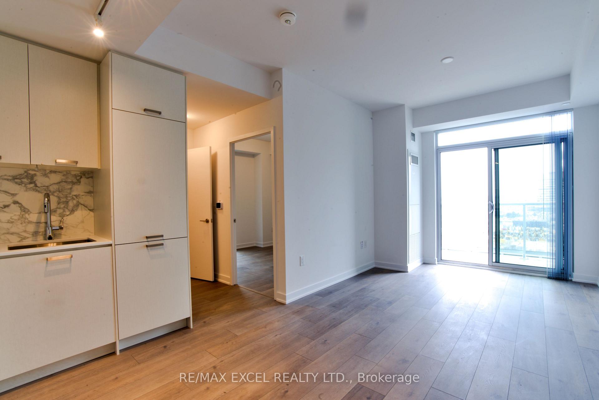 Photo 16 of Unit 1102, 38 Honeycrisp Crescent, Vaughan, Vaughan Corporate Centre — HOMEH