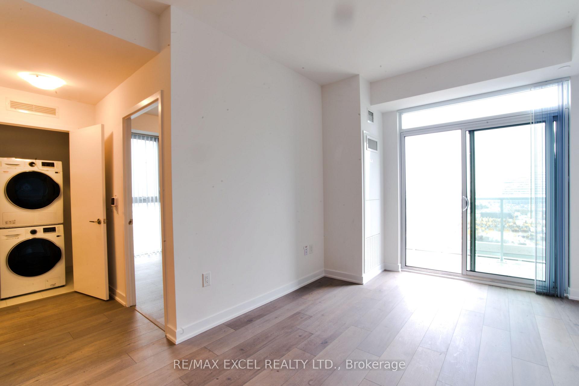 Photo 4 of Unit 1102, 38 Honeycrisp Crescent, Vaughan, Vaughan Corporate Centre — HOMEH