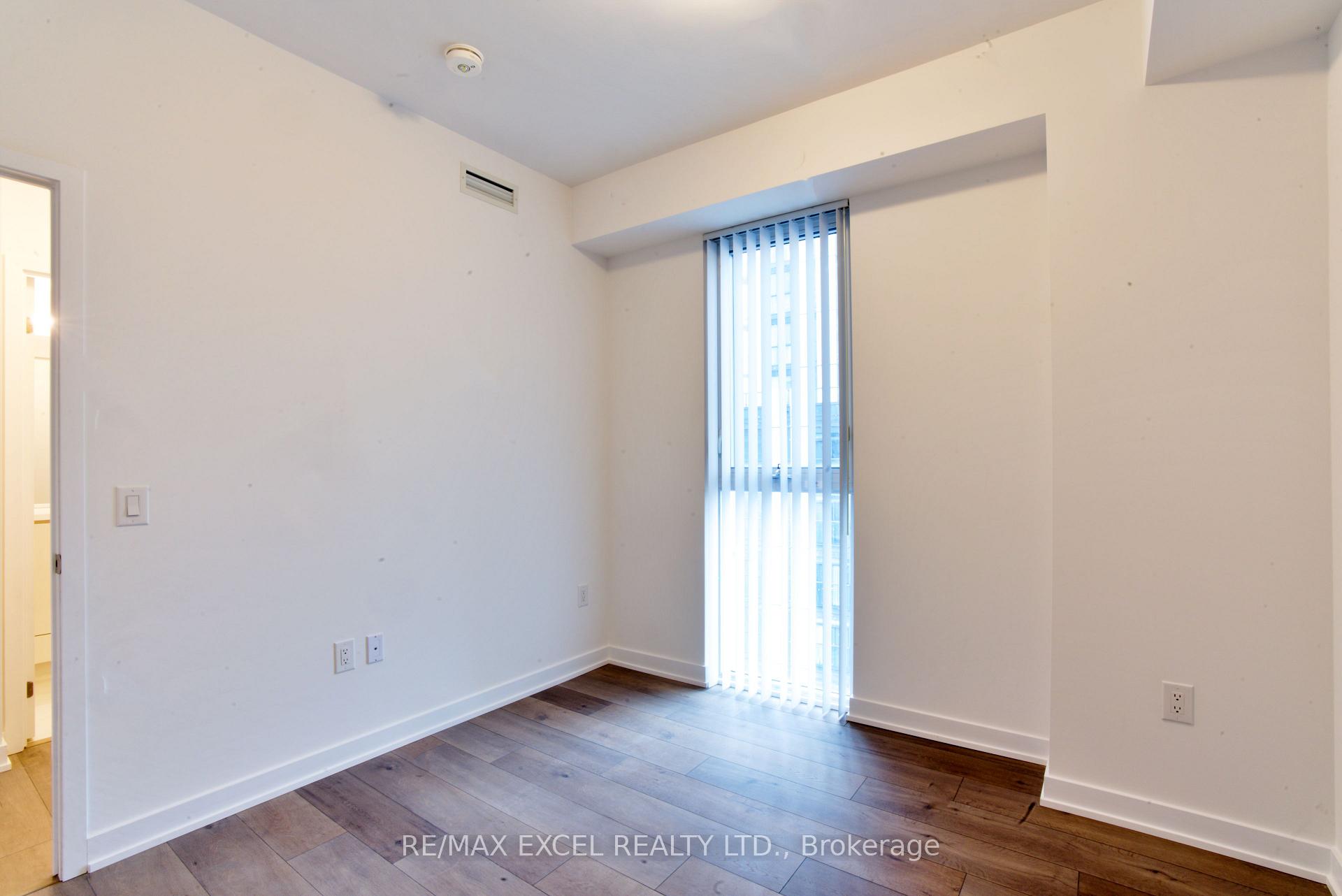 Photo 18 of Unit 1102, 38 Honeycrisp Crescent, Vaughan, Vaughan Corporate Centre — HOMEH