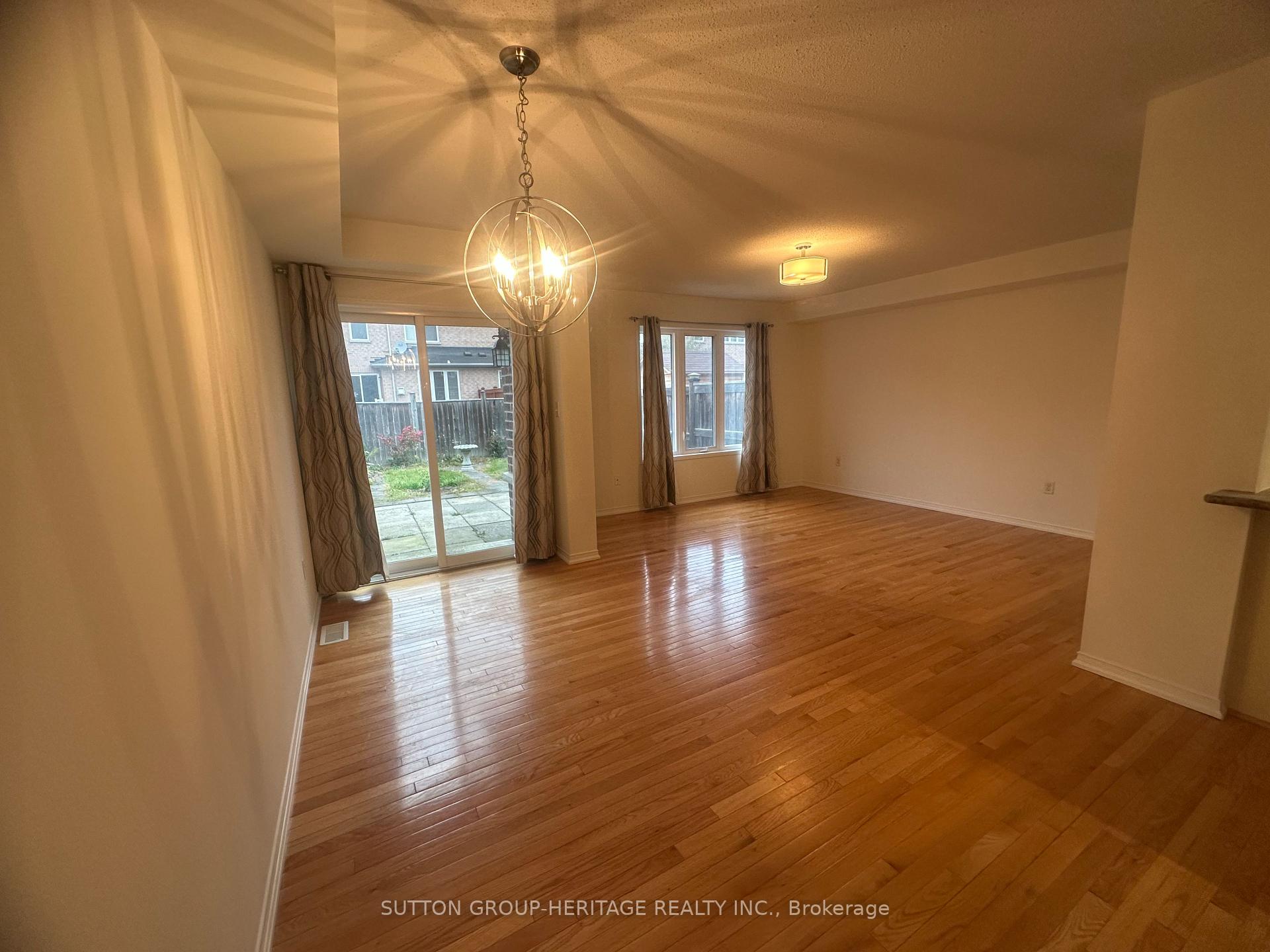 Photo 5 of 4 Summerside Avenue, Whitby, Taunton North — HOMEH