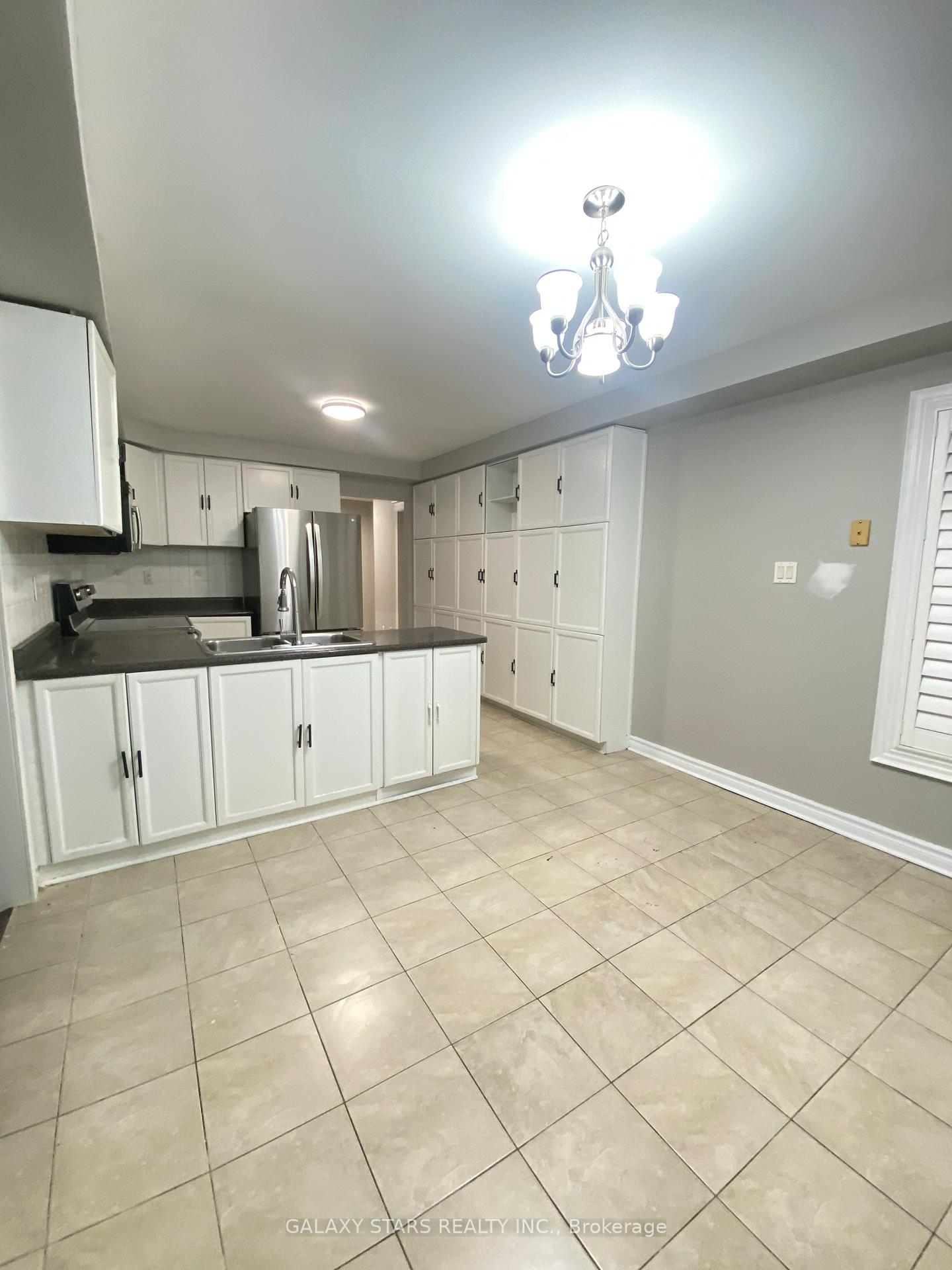 Photo 8 of 11 Chatsworth Crescent, Whitby, Rolling Acres — HOMEH