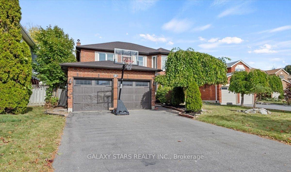 Photo 1 of 11 Chatsworth Crescent, Whitby, Rolling Acres — HOMEH