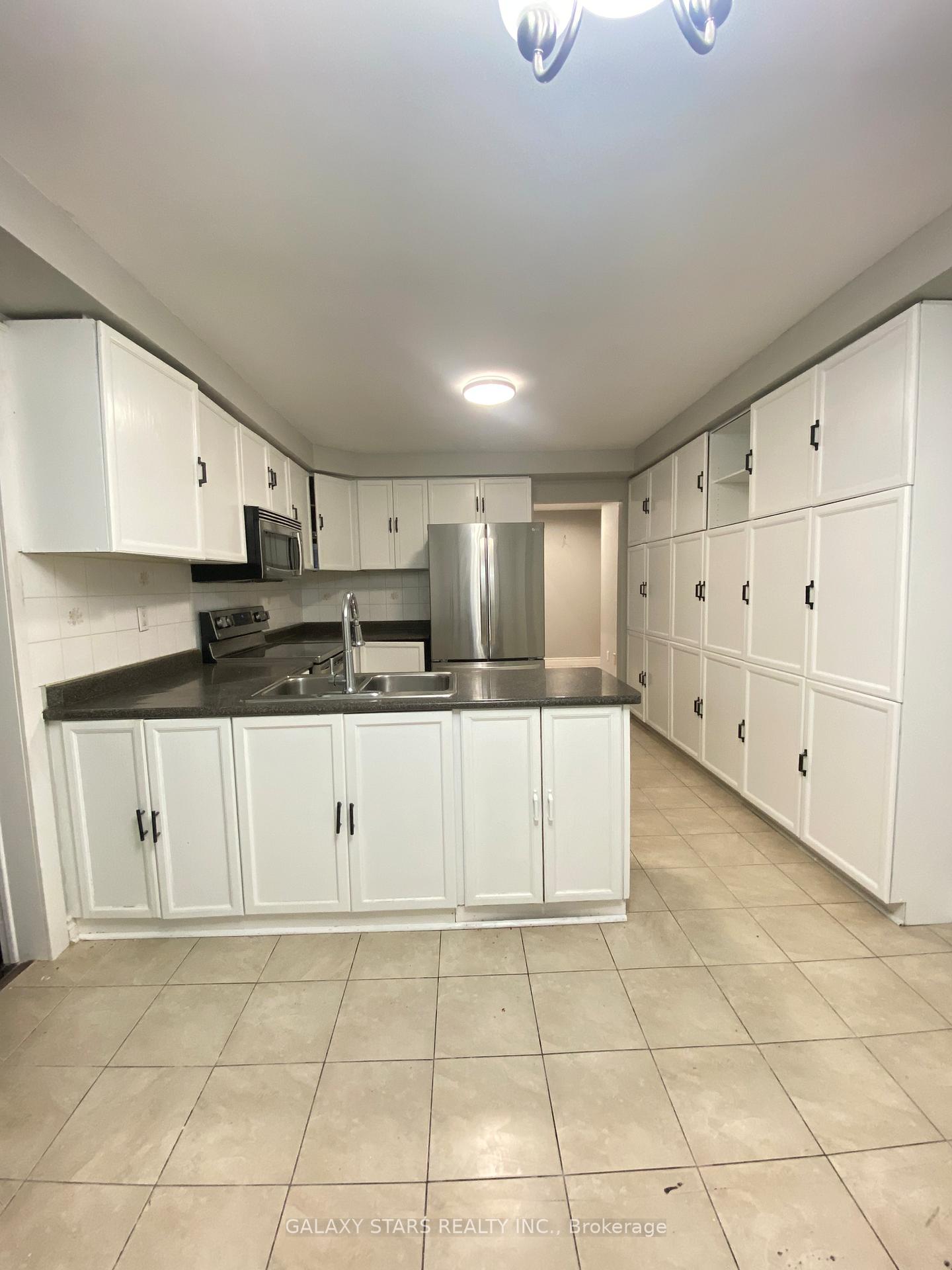 Photo 7 of 11 Chatsworth Crescent, Whitby, Rolling Acres — HOMEH