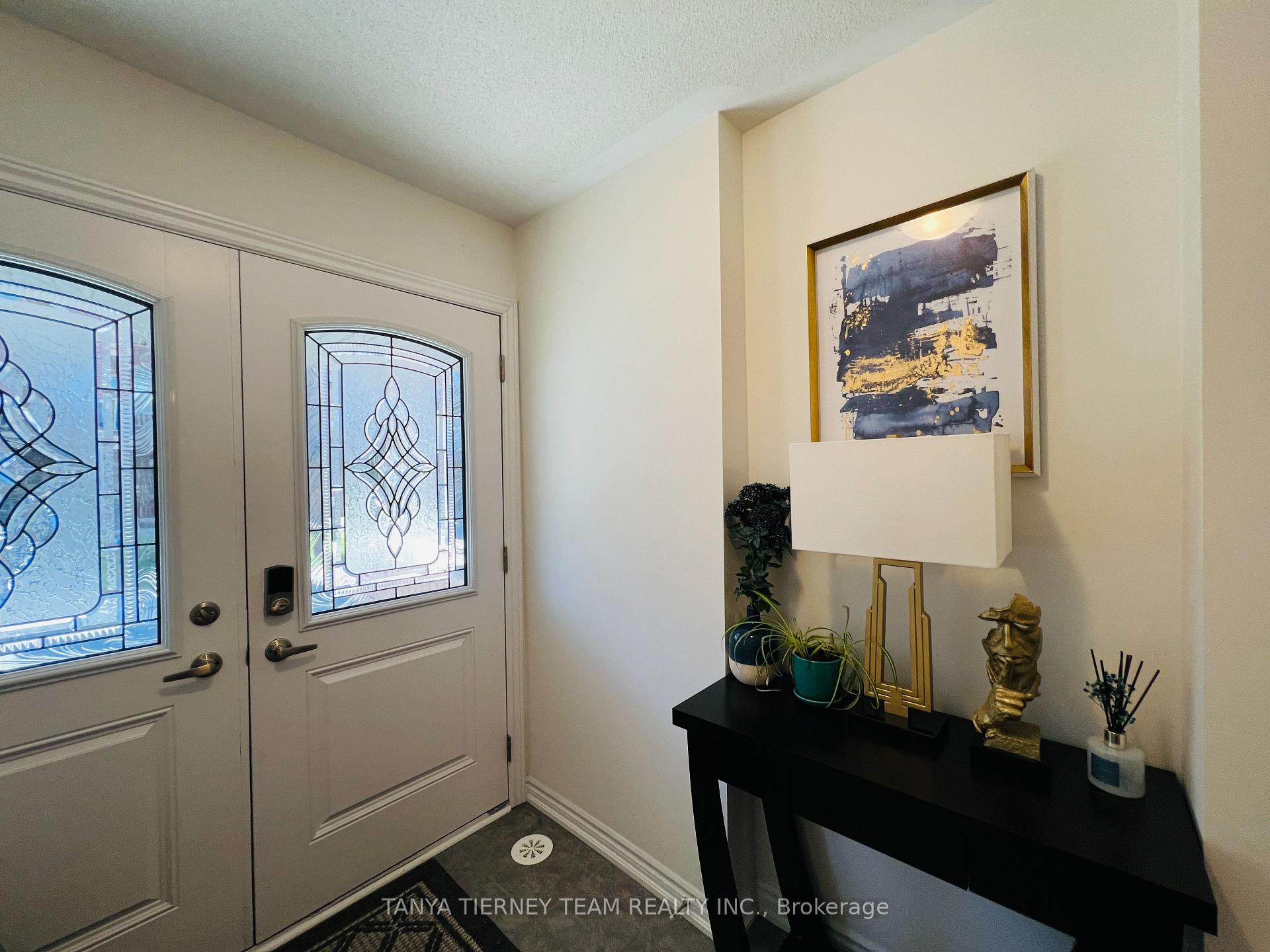 Photo 9 of 54 Porcelain Way, Whitby, Rolling Acres — HOMEH