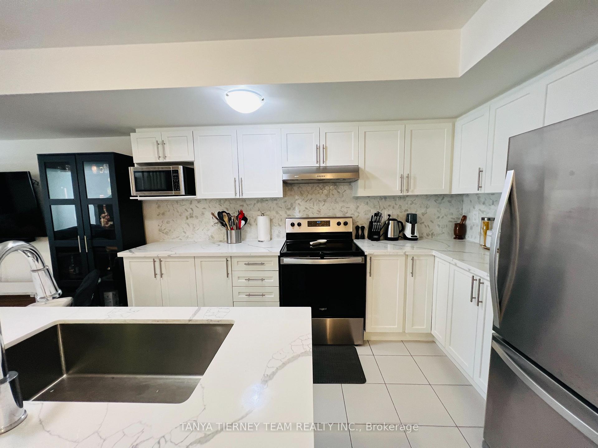 Photo 11 of 54 Porcelain Way, Whitby, Rolling Acres — HOMEH