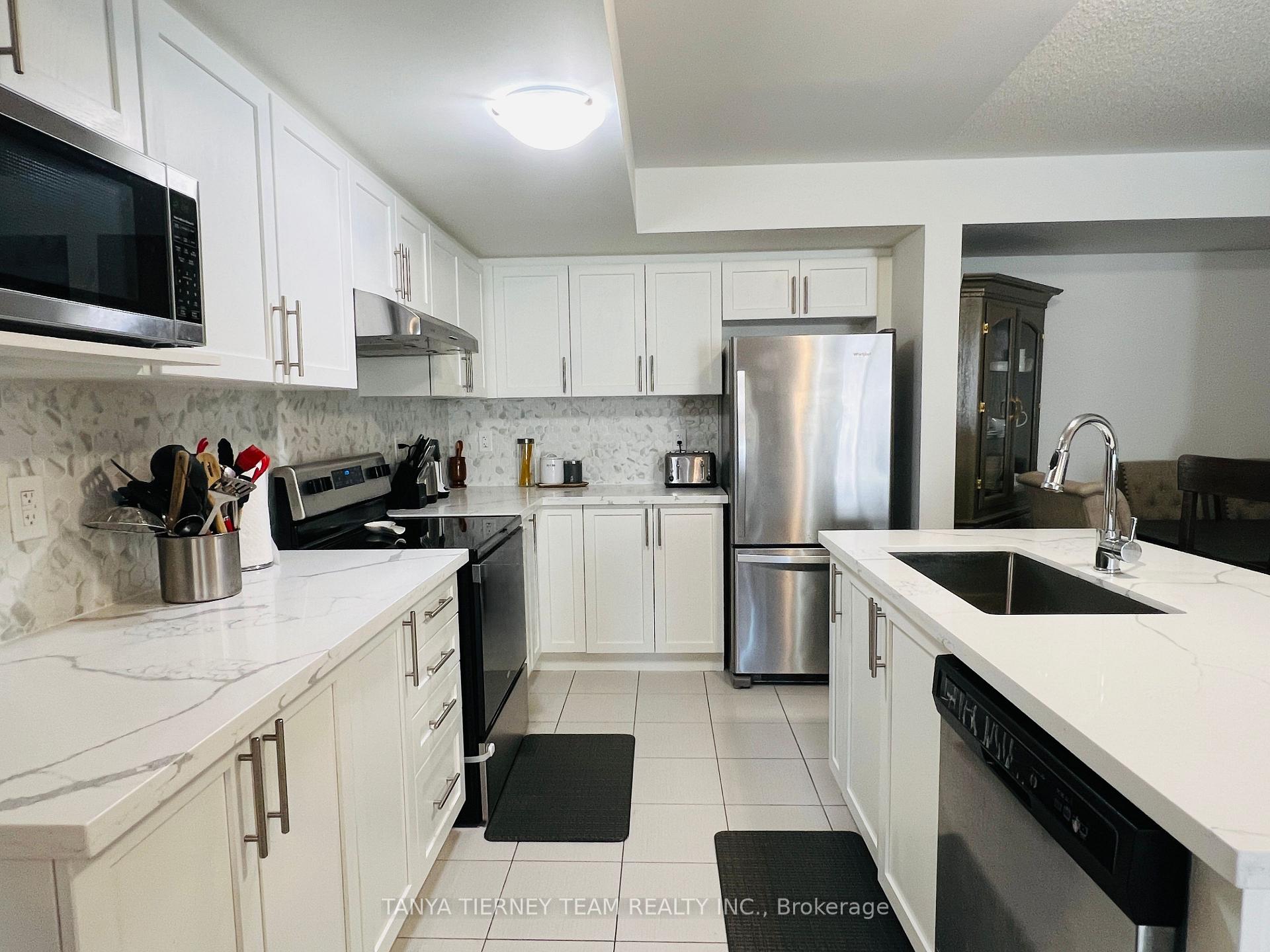 Photo 8 of 54 Porcelain Way, Whitby, Rolling Acres — HOMEH