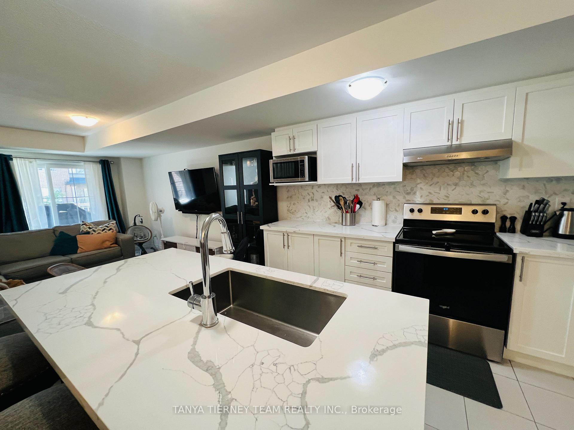 Photo 23 of 54 Porcelain Way, Whitby, Rolling Acres — HOMEH