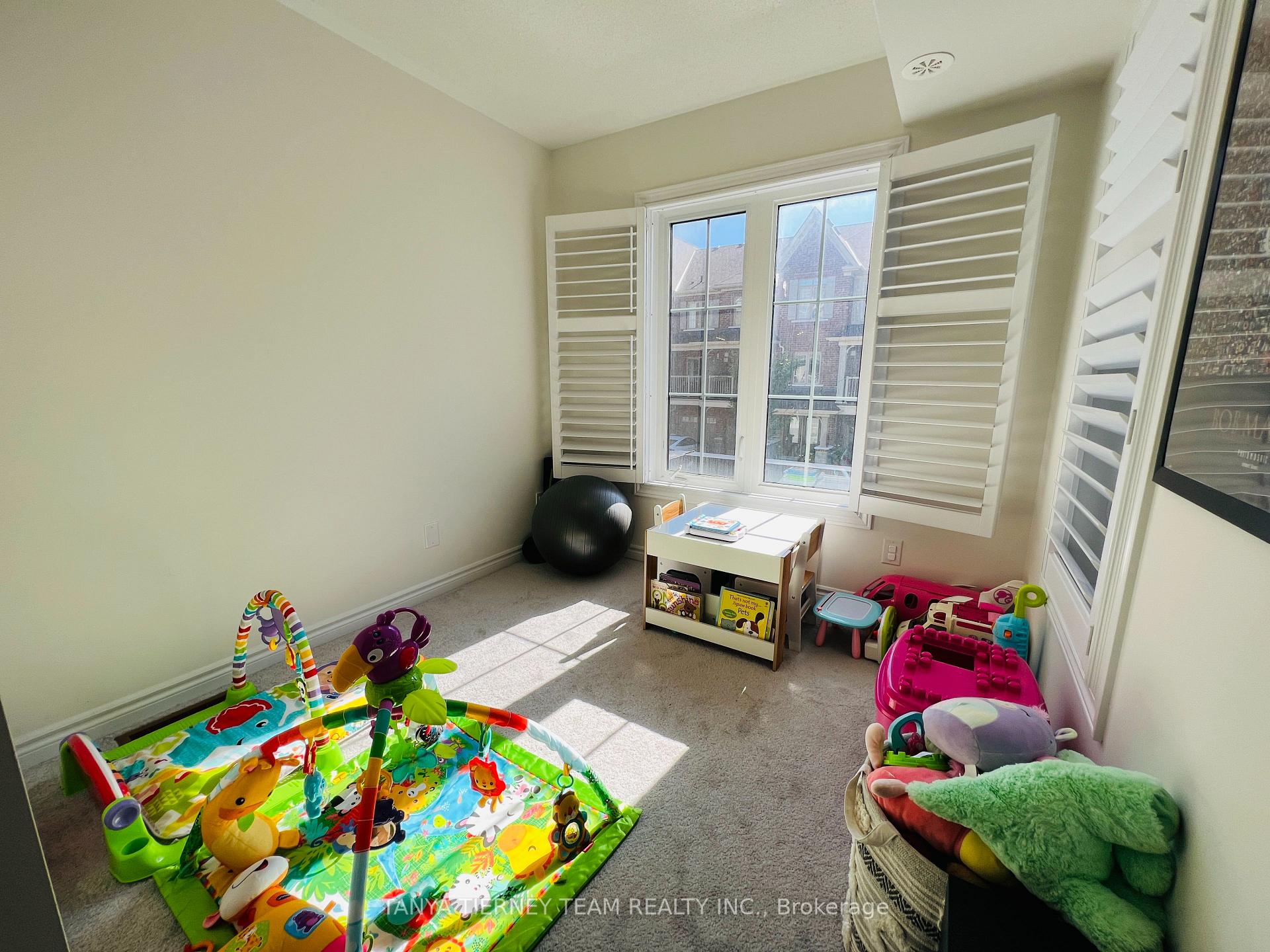 Photo 2 of 54 Porcelain Way, Whitby, Rolling Acres — HOMEH