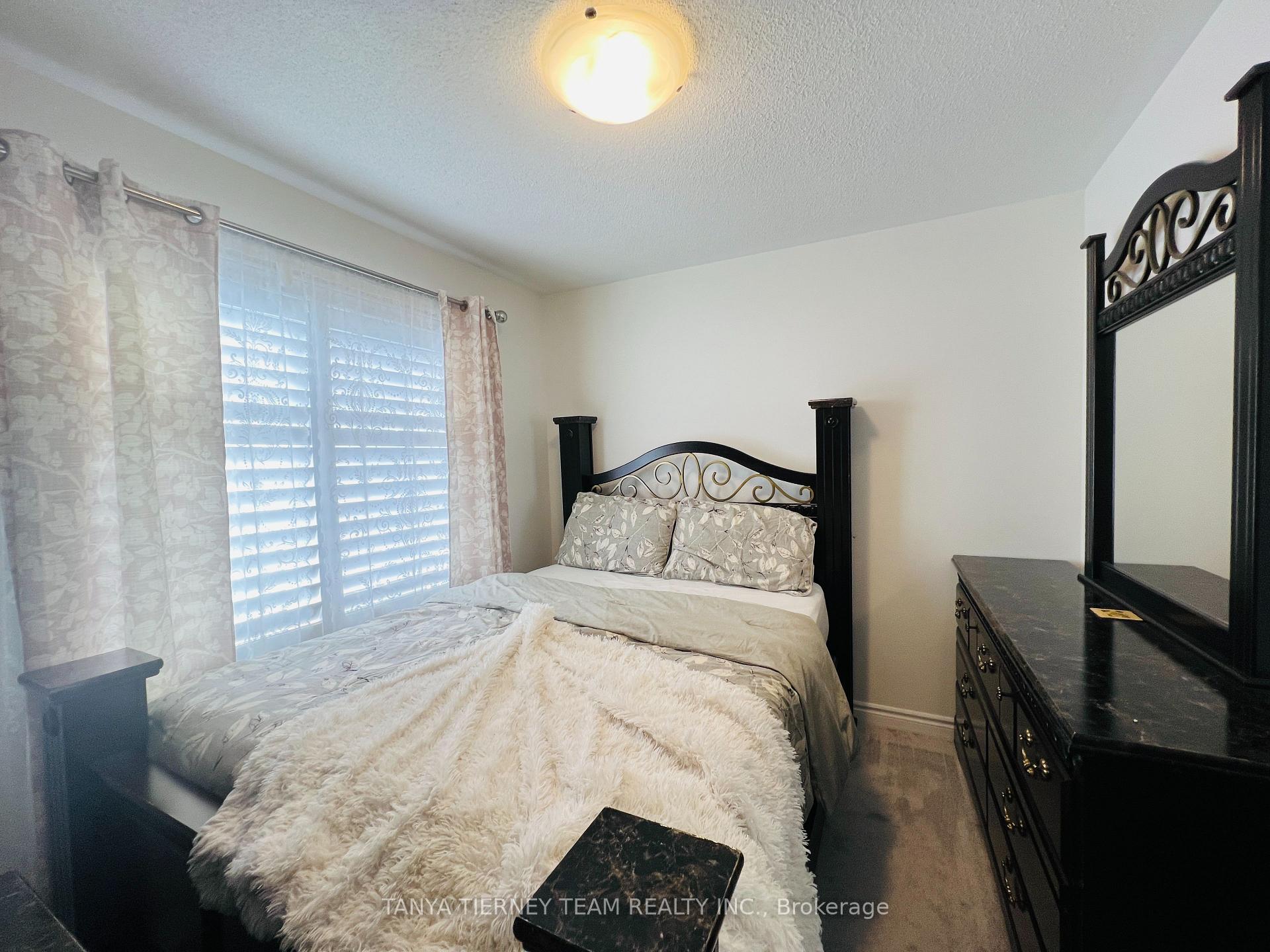 Photo 31 of 54 Porcelain Way, Whitby, Rolling Acres — HOMEH