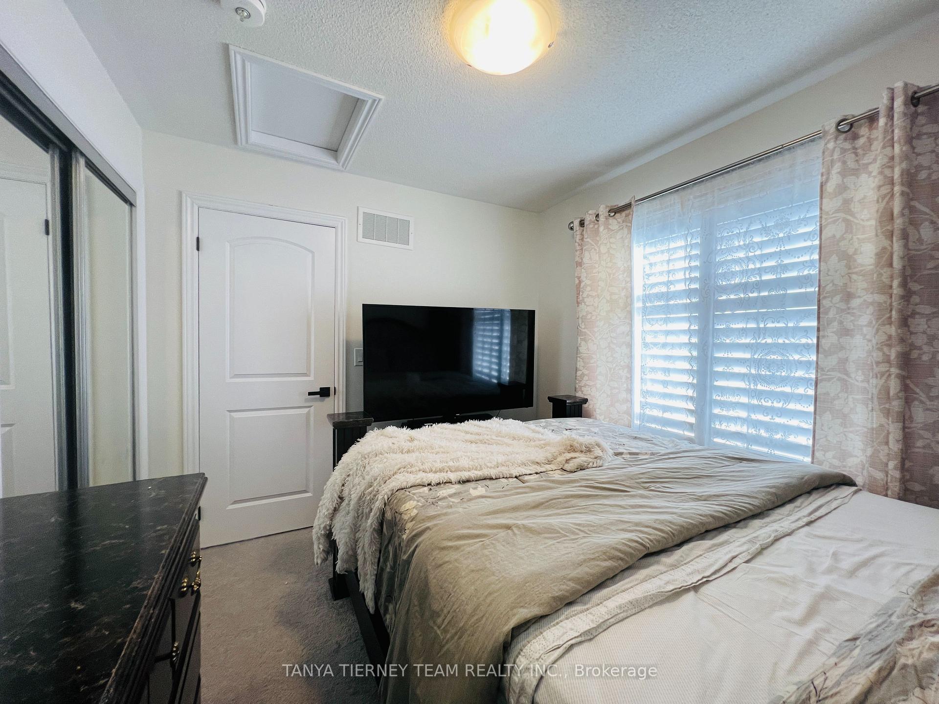 Photo 20 of 54 Porcelain Way, Whitby, Rolling Acres — HOMEH
