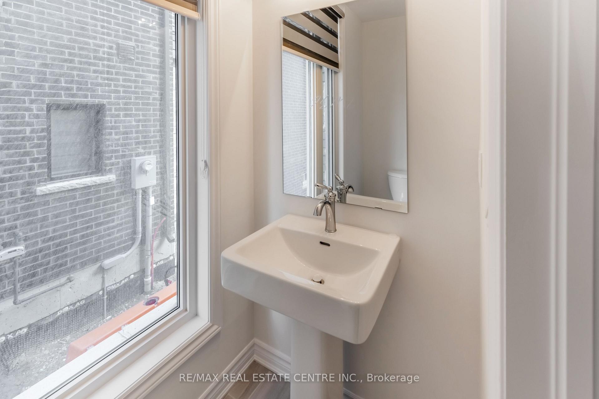 Photo 6 of 65 Inverary Crescent, Vaughan, Elder Mills — HOMEH