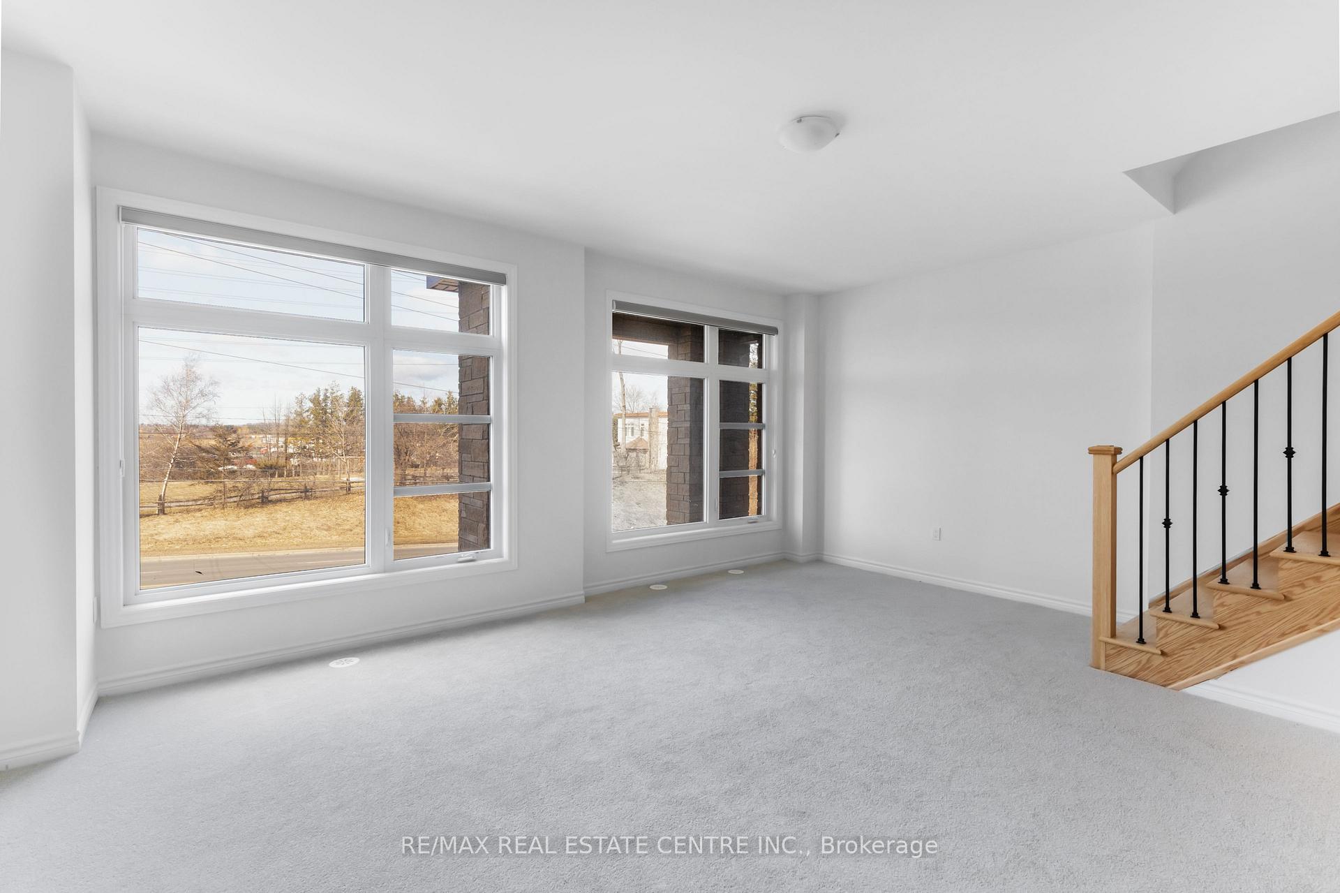 Photo 5 of 65 Inverary Crescent, Vaughan, Elder Mills — HOMEH