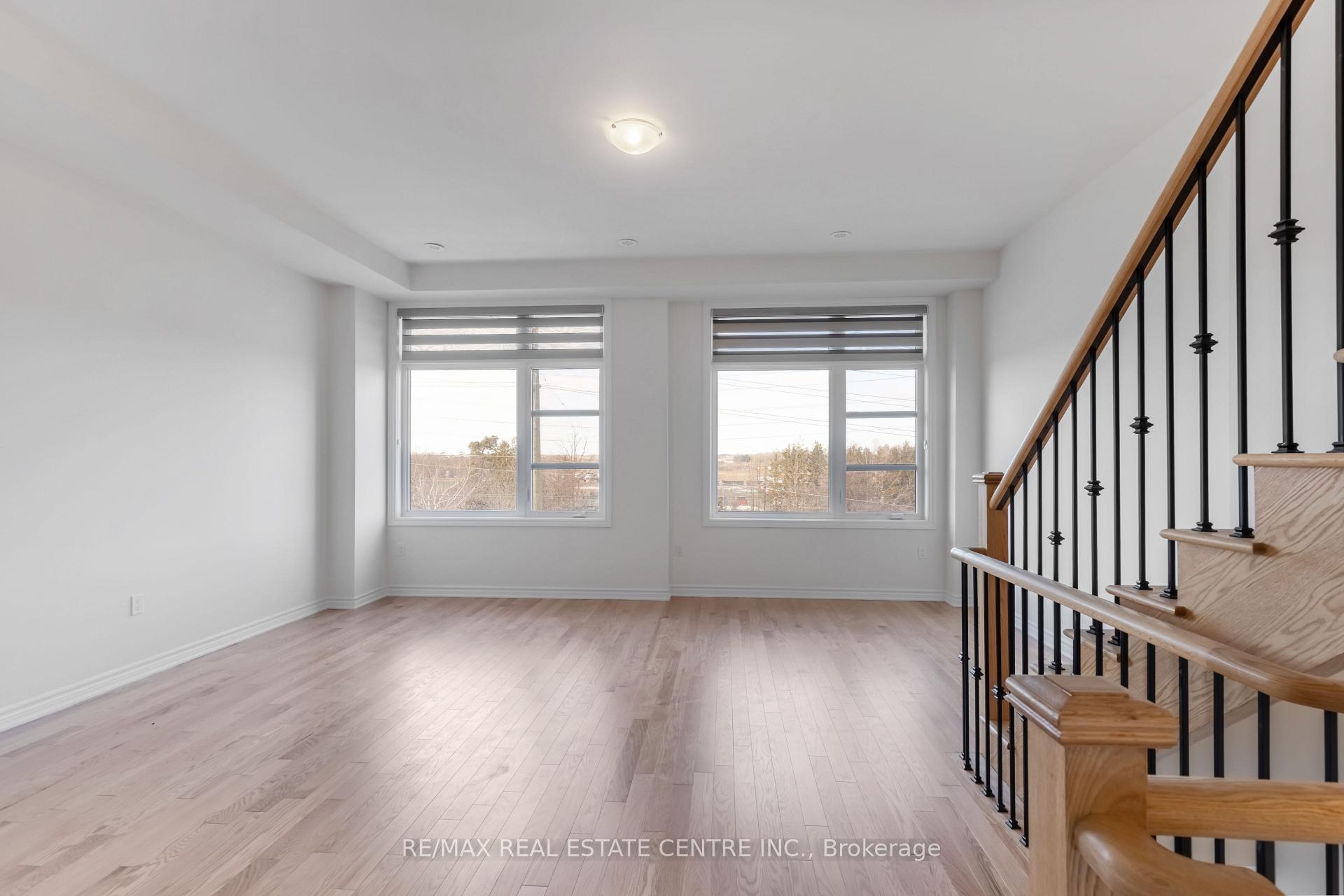 Photo 10 of 65 Inverary Crescent, Vaughan, Elder Mills — HOMEH