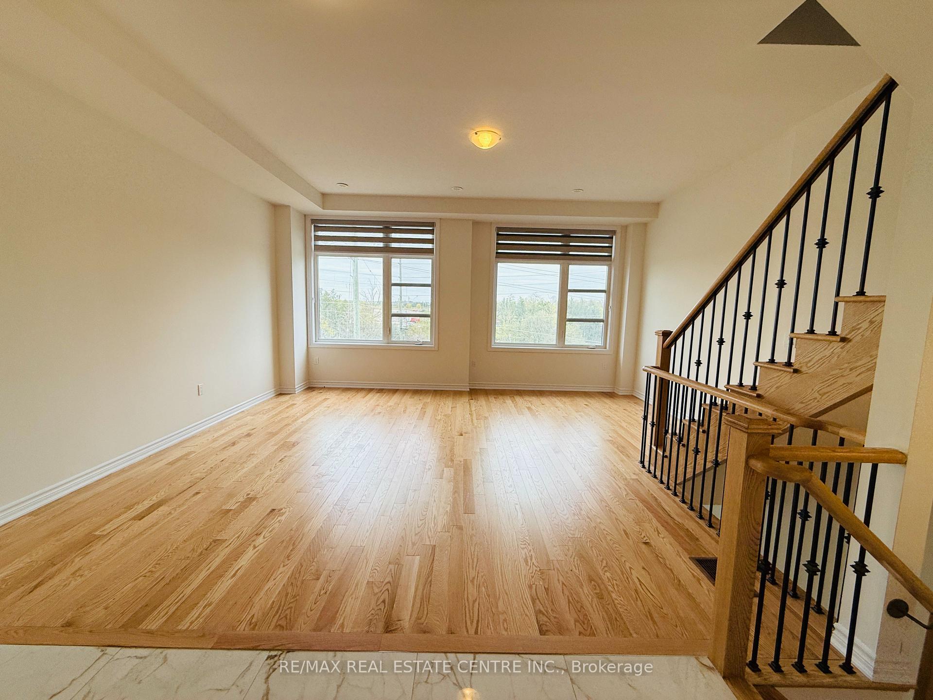 Photo 12 of 65 Inverary Crescent, Vaughan, Elder Mills — HOMEH