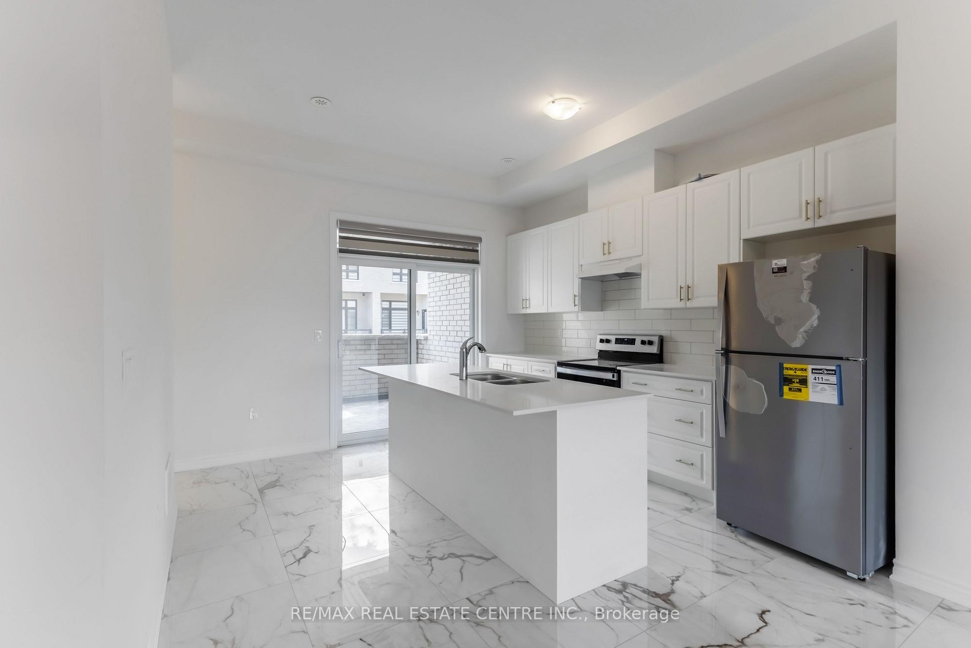 Photo 9 of 65 Inverary Crescent, Vaughan, Elder Mills — HOMEH