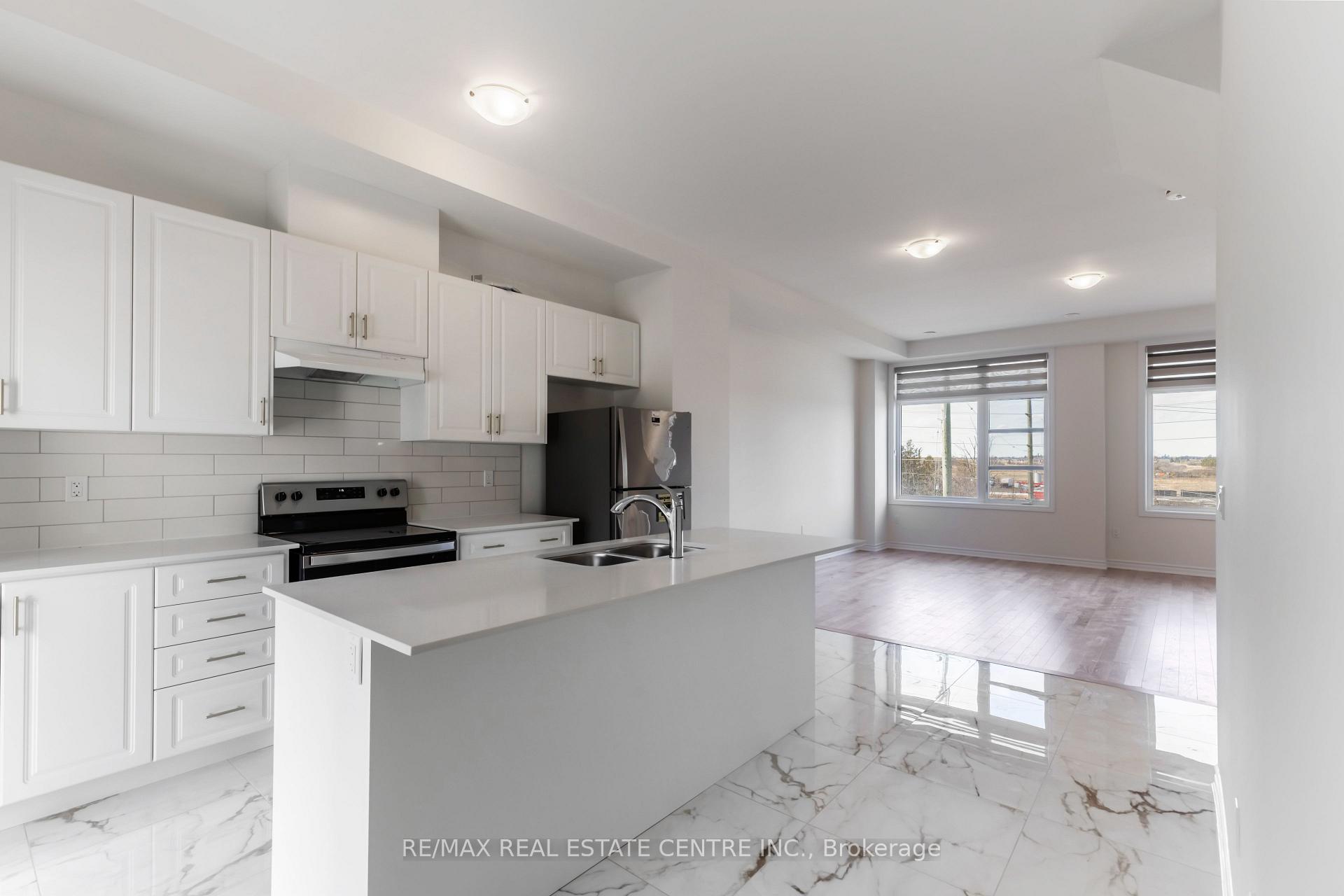 Photo 14 of 65 Inverary Crescent, Vaughan, Elder Mills — HOMEH