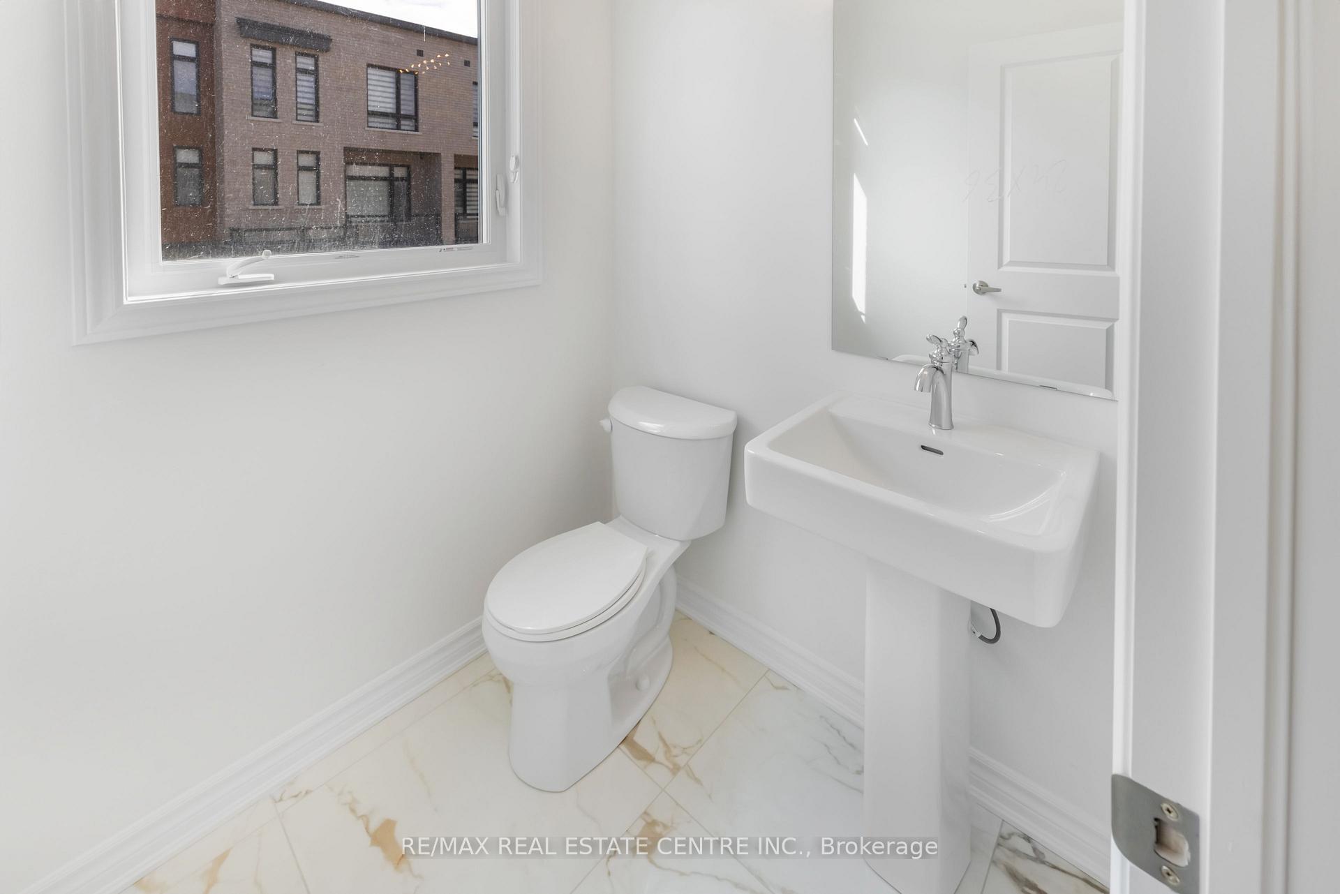 Photo 17 of 65 Inverary Crescent, Vaughan, Elder Mills — HOMEH