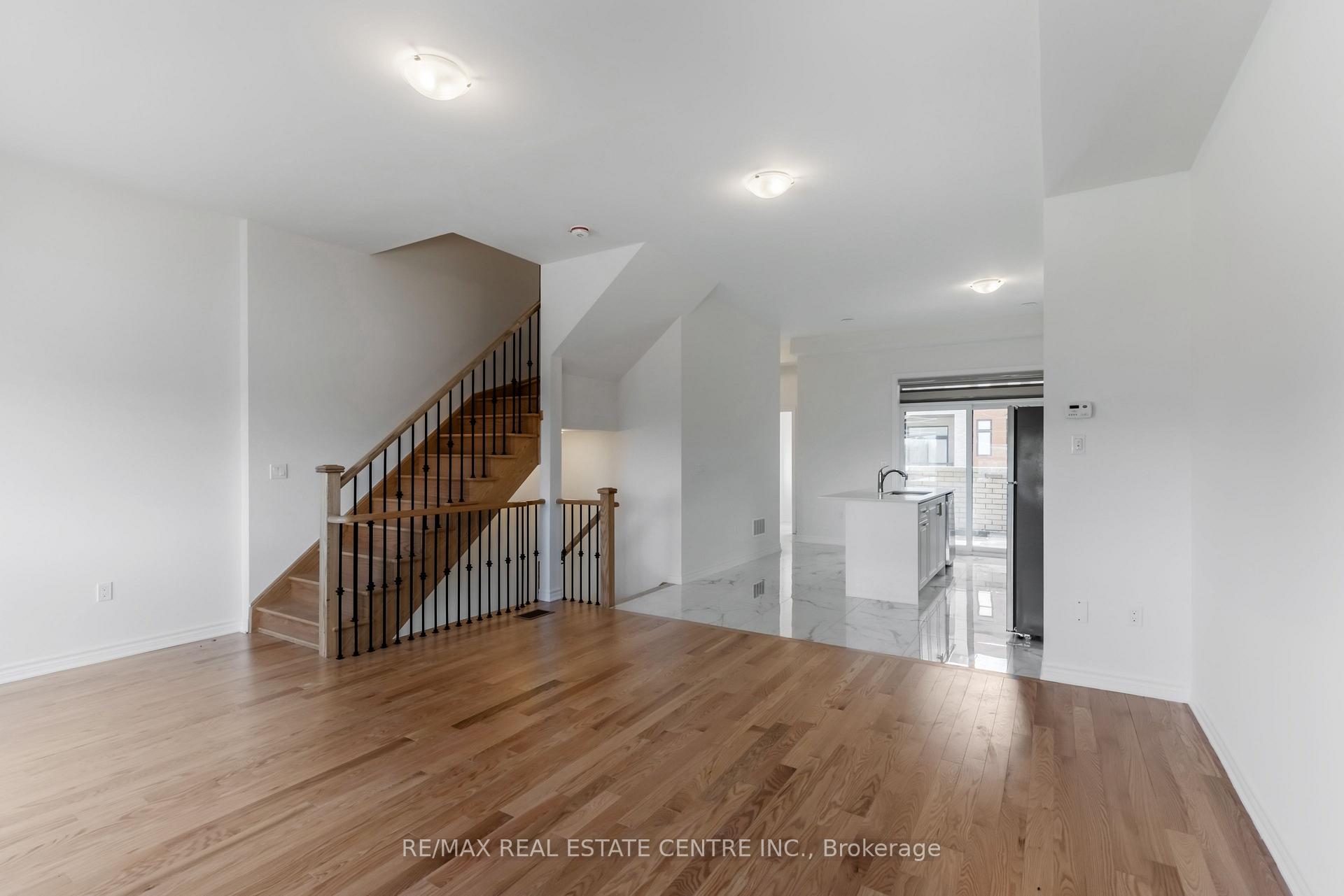 Photo 16 of 65 Inverary Crescent, Vaughan, Elder Mills — HOMEH