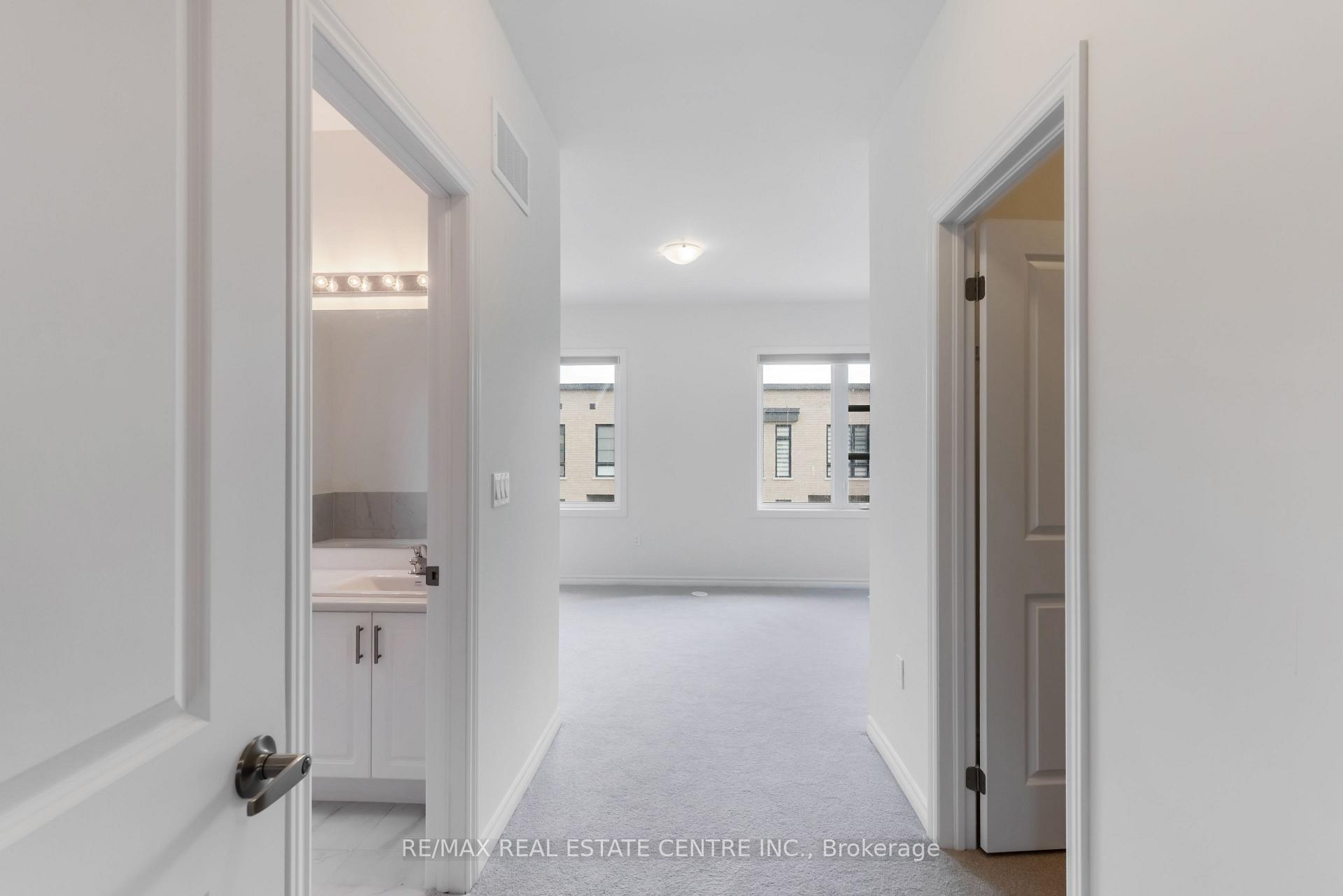 Photo 15 of 65 Inverary Crescent, Vaughan, Elder Mills — HOMEH