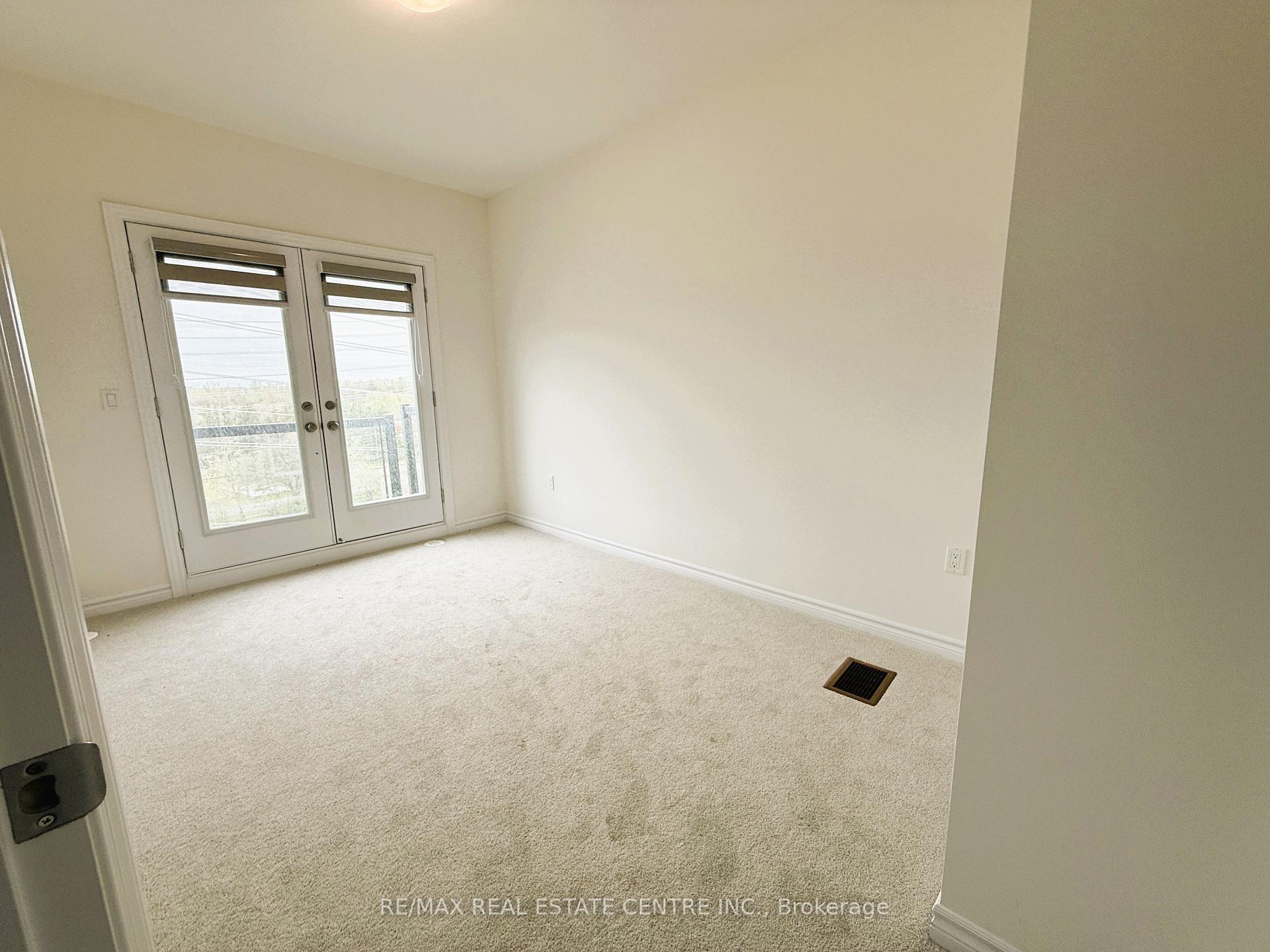 Photo 26 of 65 Inverary Crescent, Vaughan, Elder Mills — HOMEH