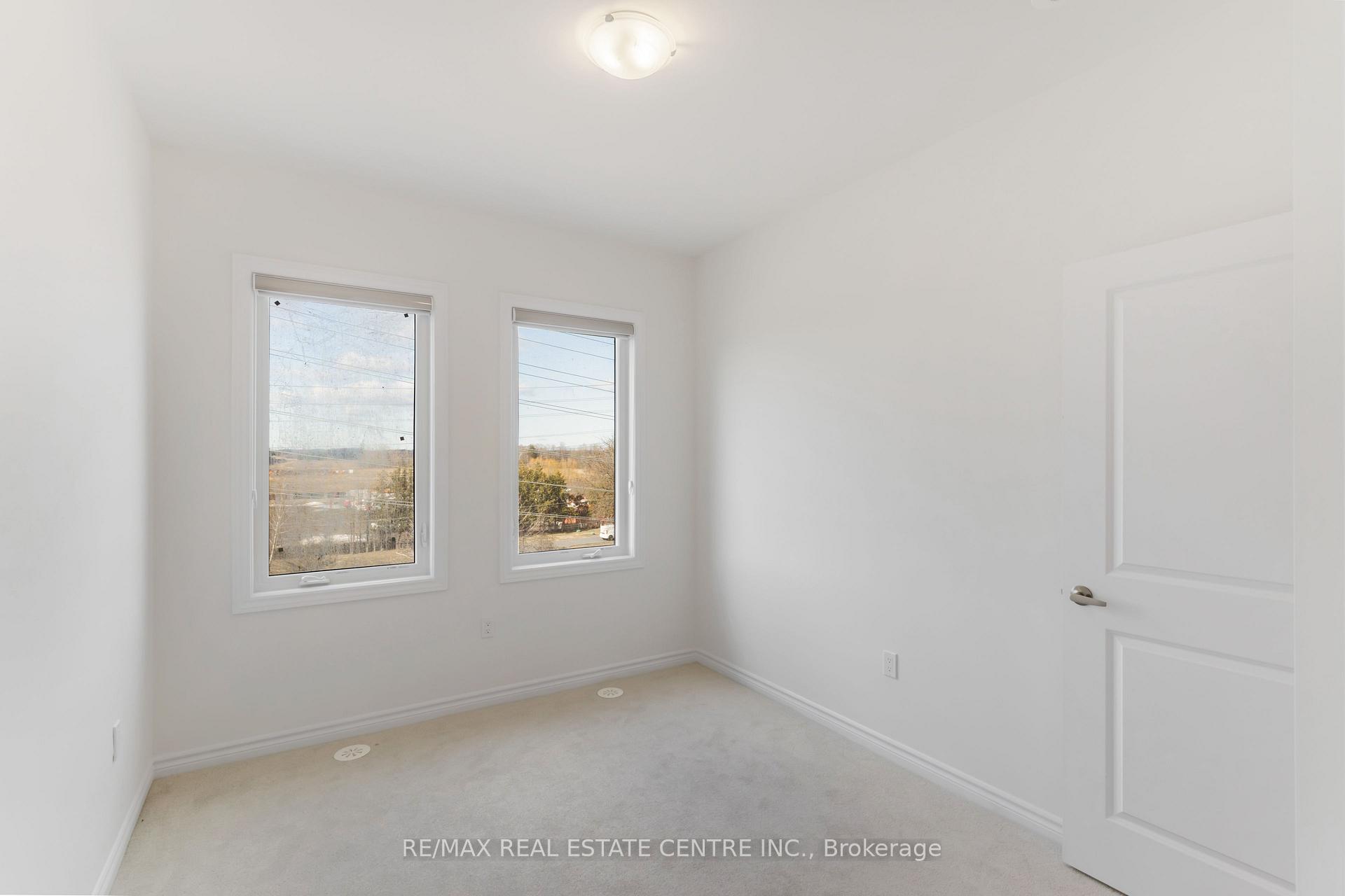 Photo 21 of 65 Inverary Crescent, Vaughan, Elder Mills — HOMEH