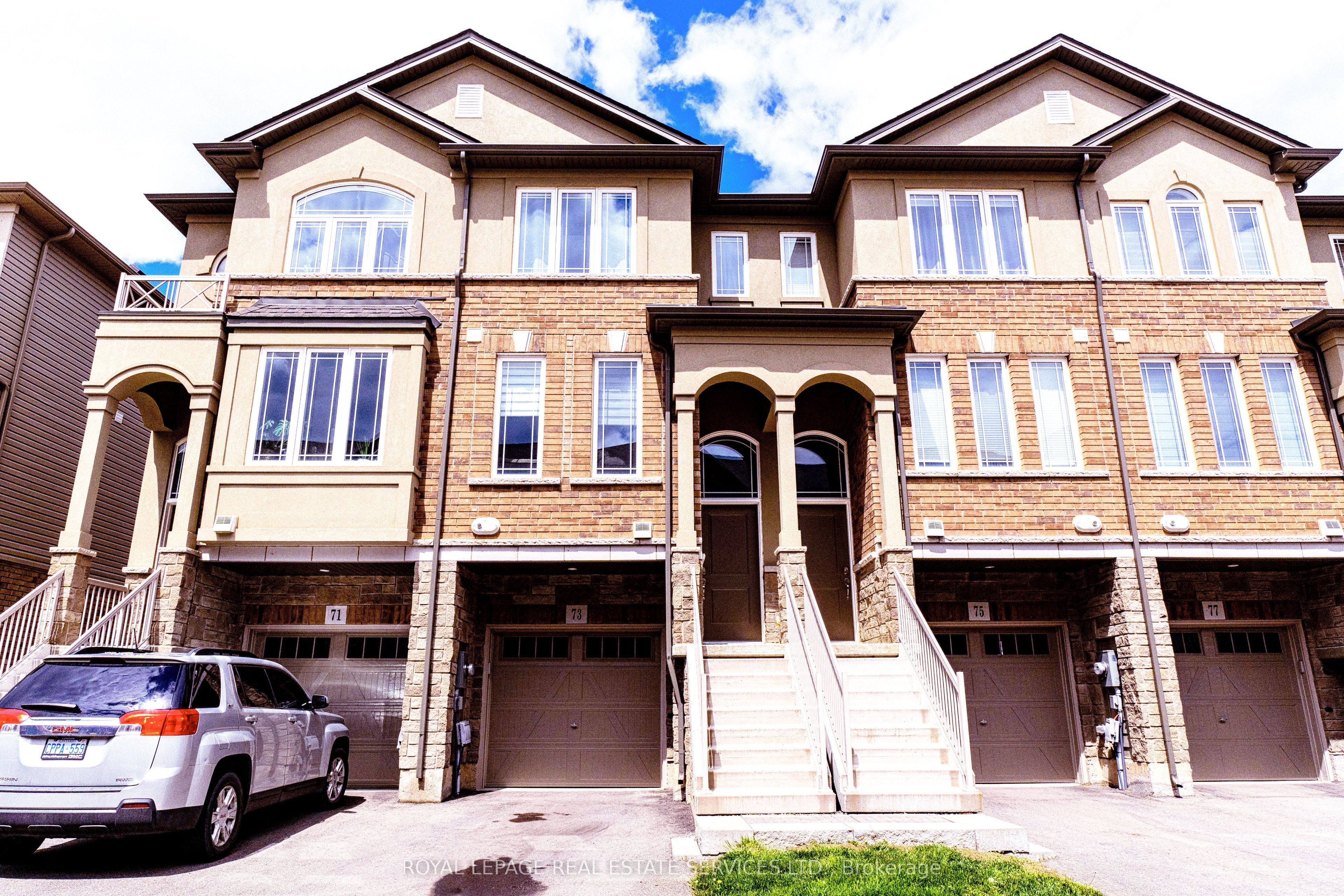 Front of 73 Aquarius Crescent