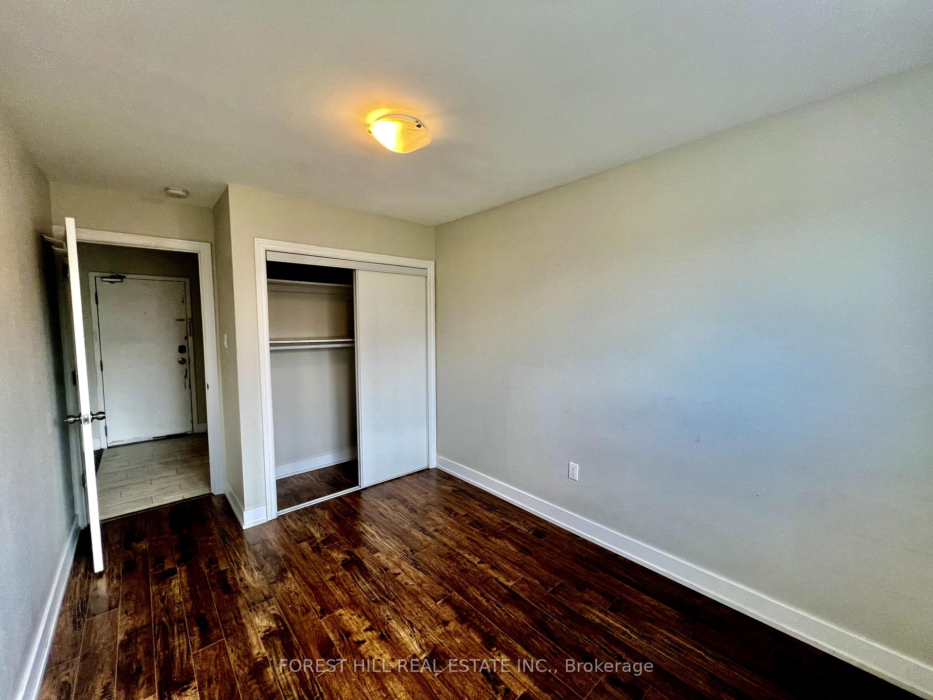 Photo 9 of Unit 203, 14810 Yonge Street, Aurora, Aurora Highlands — HOMEH