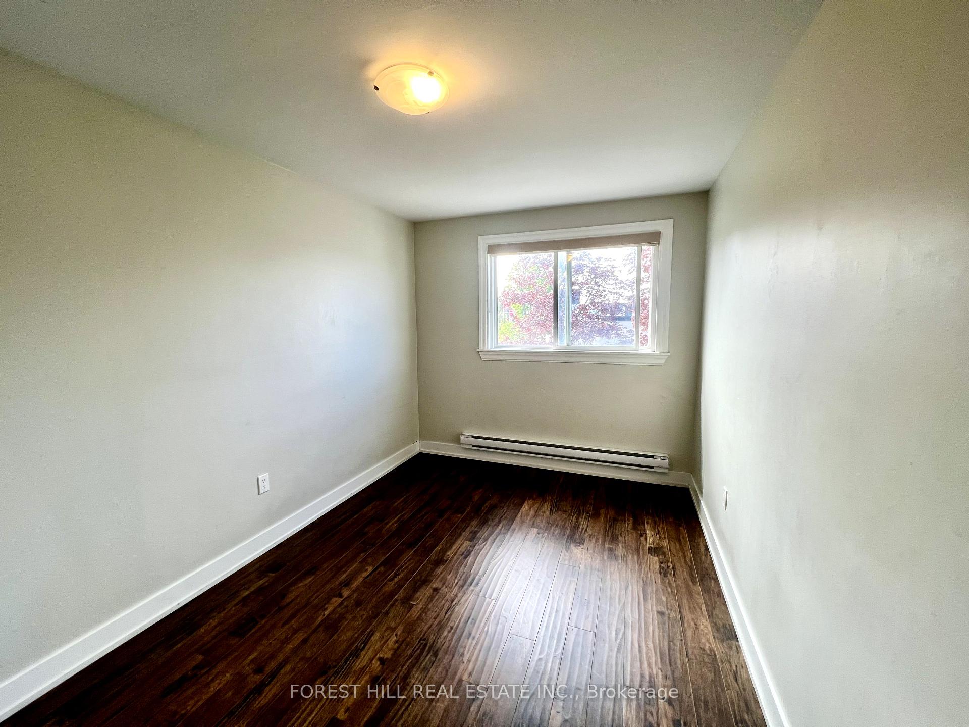 Photo 6 of Unit 203, 14810 Yonge Street, Aurora, Aurora Highlands — HOMEH