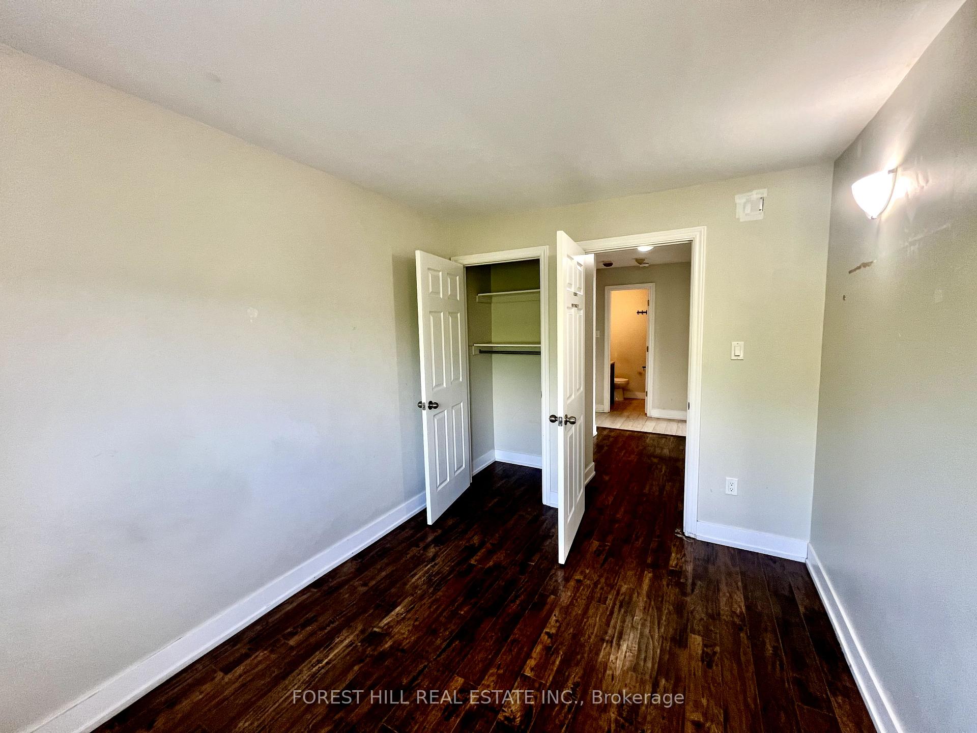 Photo 7 of Unit 203, 14810 Yonge Street, Aurora, Aurora Highlands — HOMEH