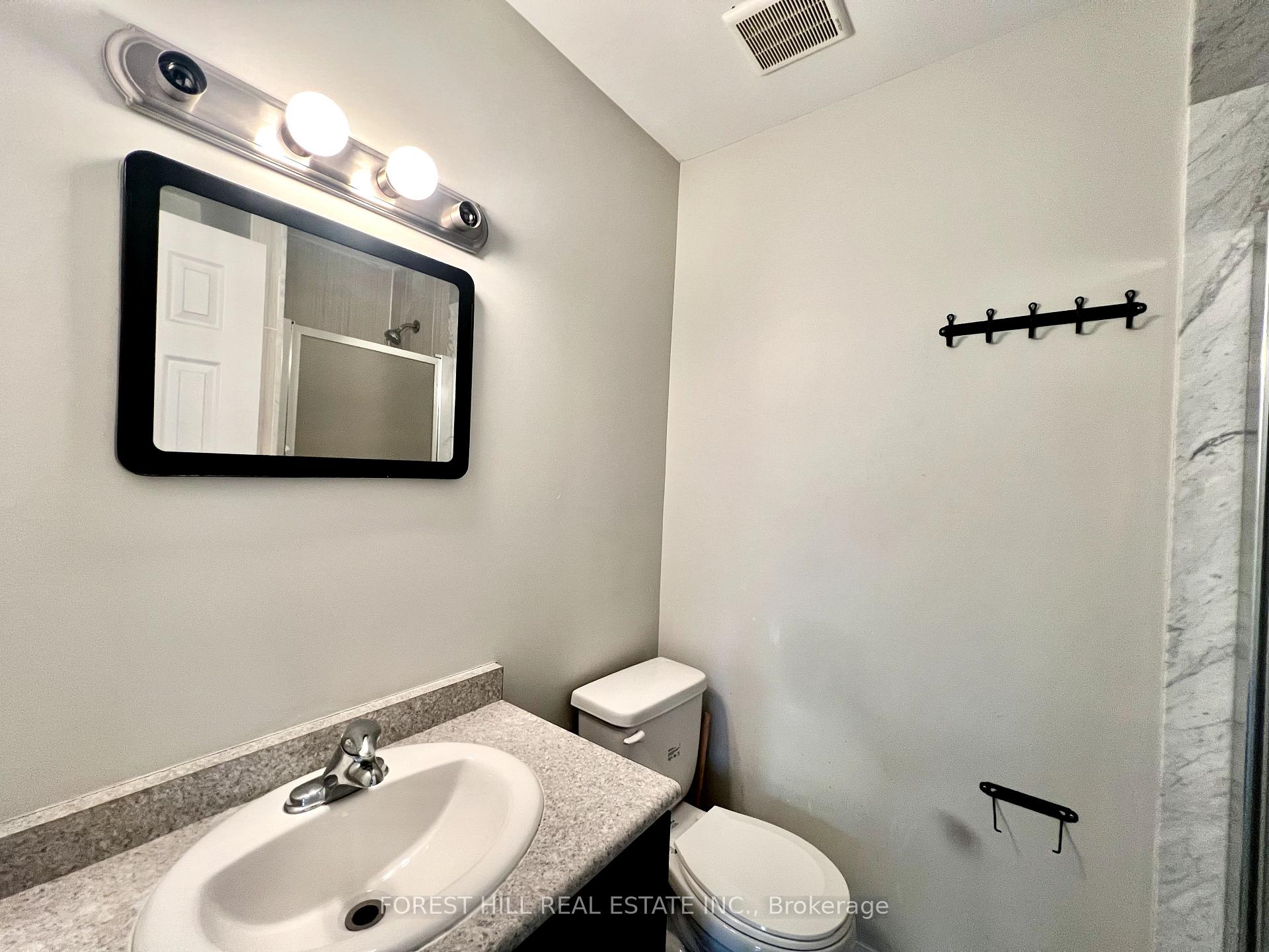 Photo 10 of Unit 203, 14810 Yonge Street, Aurora, Aurora Highlands — HOMEH