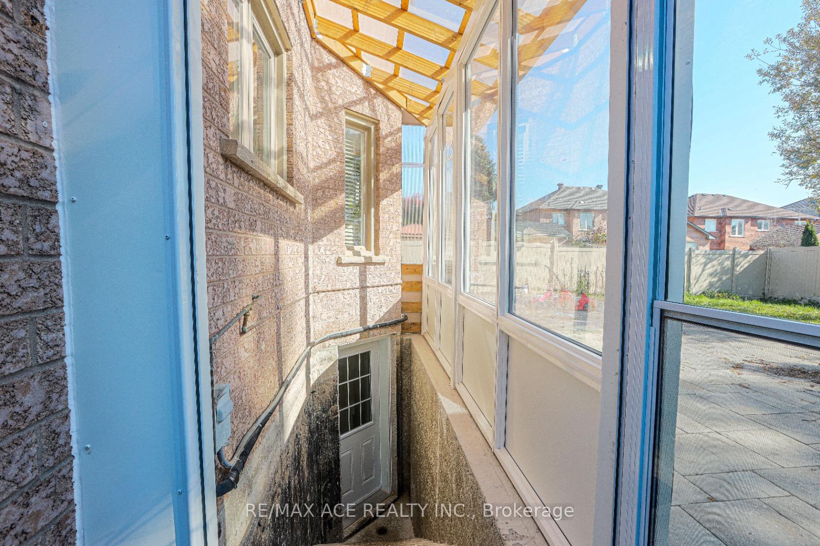 Photo 1 of Unit Bsmt, 51 Song Bird Drive, Markham, Rouge Fairways — HOMEH