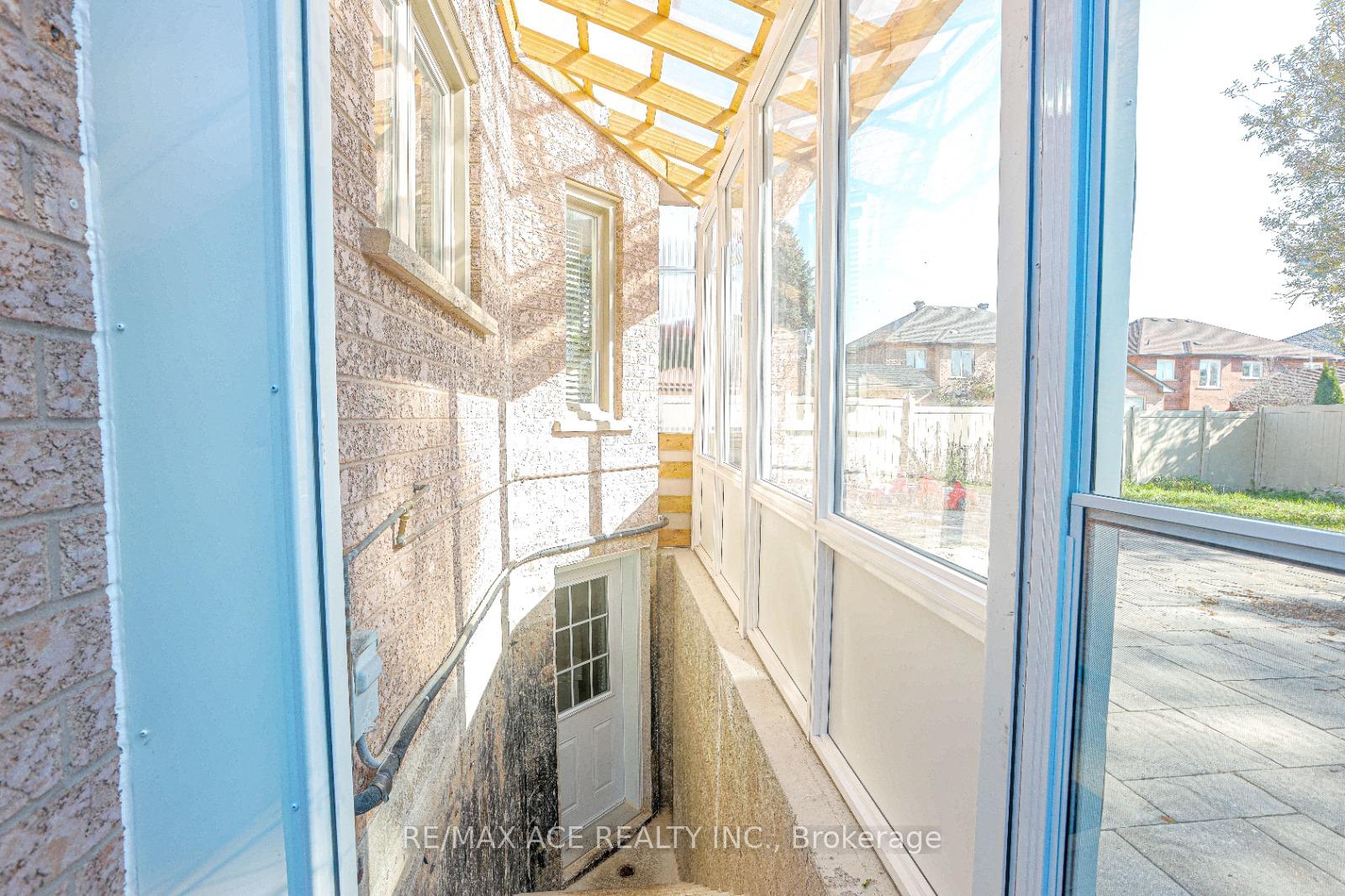 Photo 3 of Unit Bsmt, 51 Song Bird Drive, Markham, Rouge Fairways — HOMEH