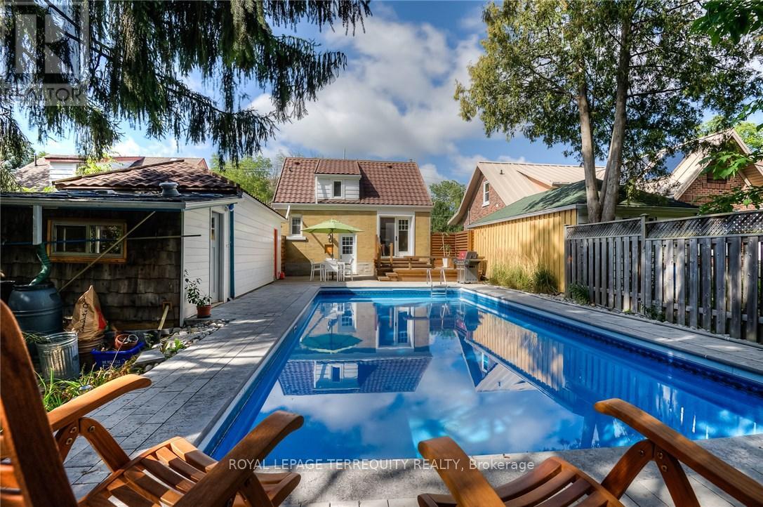 Photo 13 of 14 Roslin Avenue, Waterloo — HOMEH