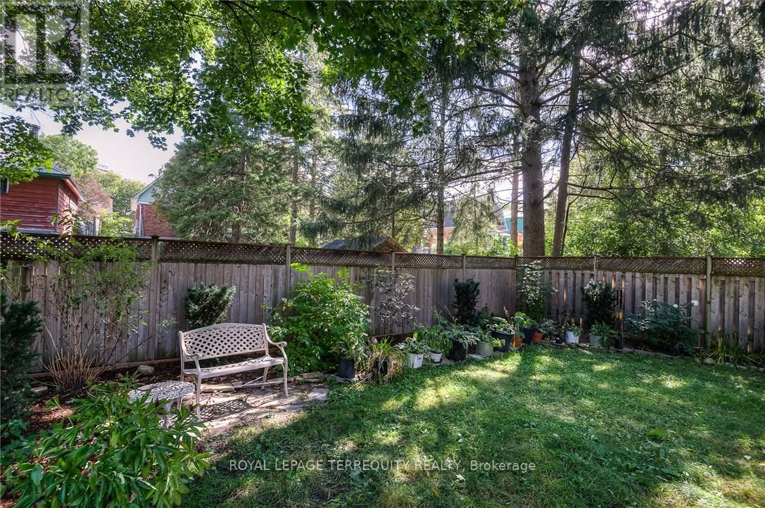 Photo 12 of 14 Roslin Avenue, Waterloo — HOMEH