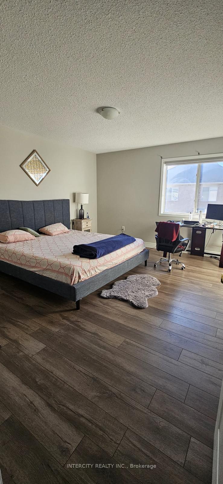 Photo 6 of 206 Owlridge Drive E, Brampton, Credit Valley — HOMEH